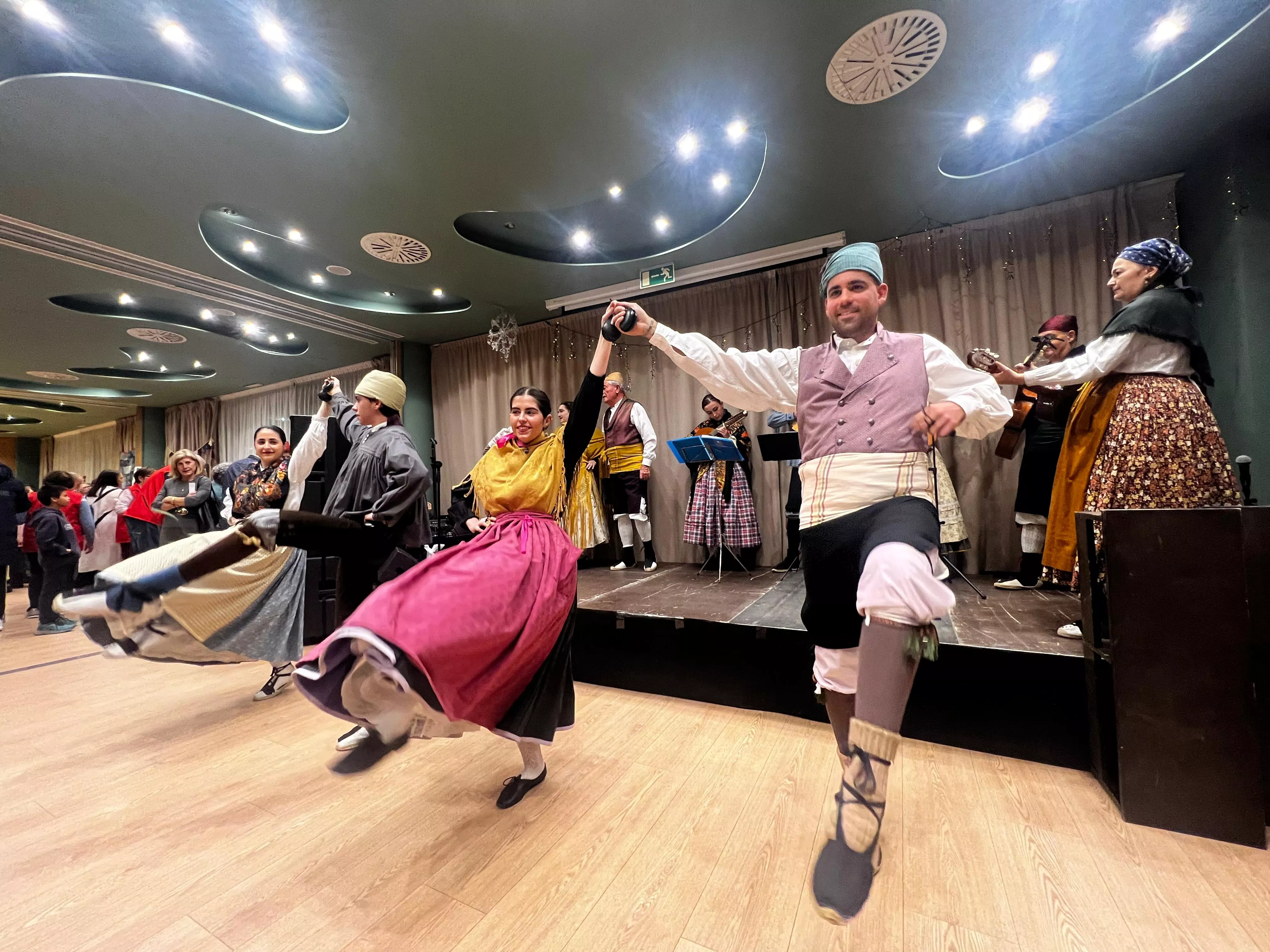 Fiesta de Navidad Solidaria de Cáritas Diocesana de Huesca.