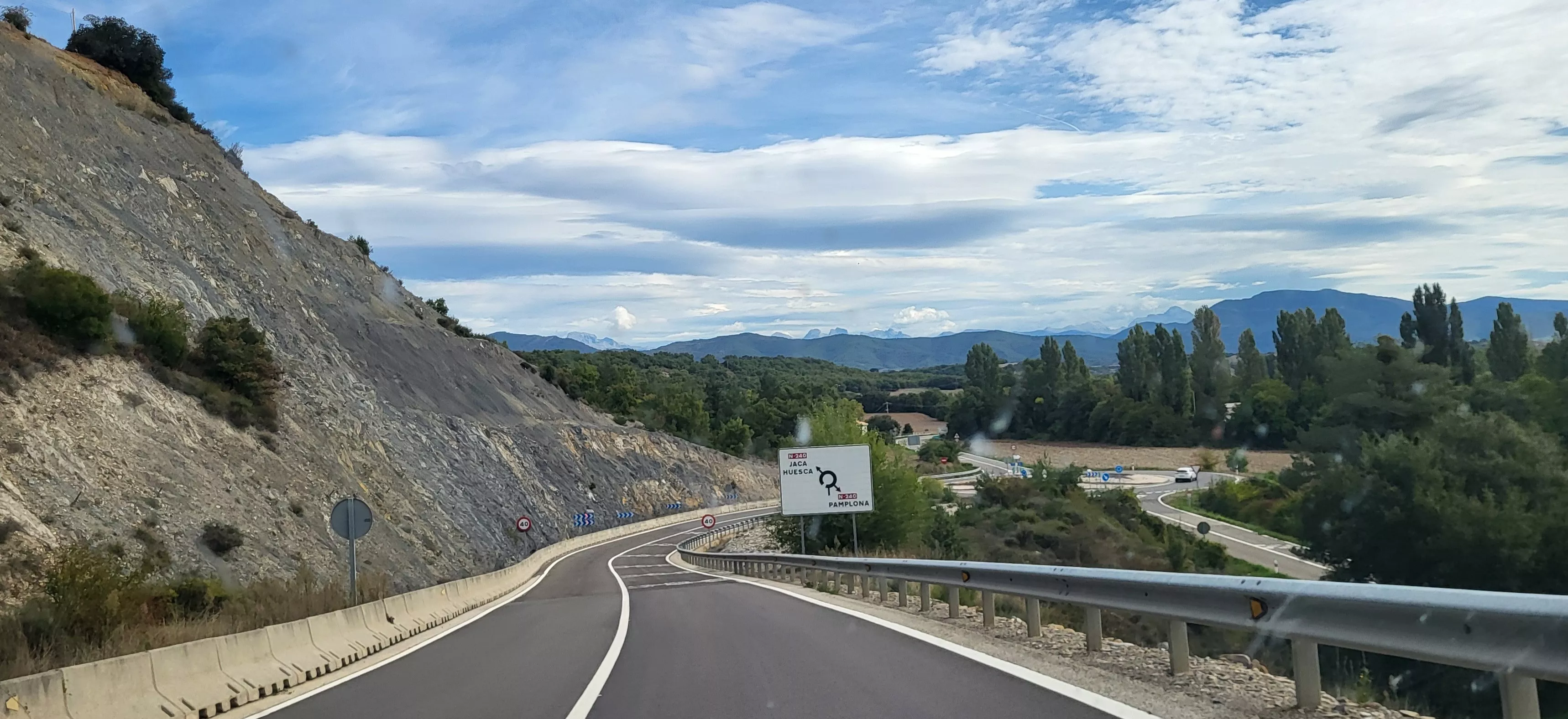 Salida de la A-21 en el tramo de Fago-Berdún.
