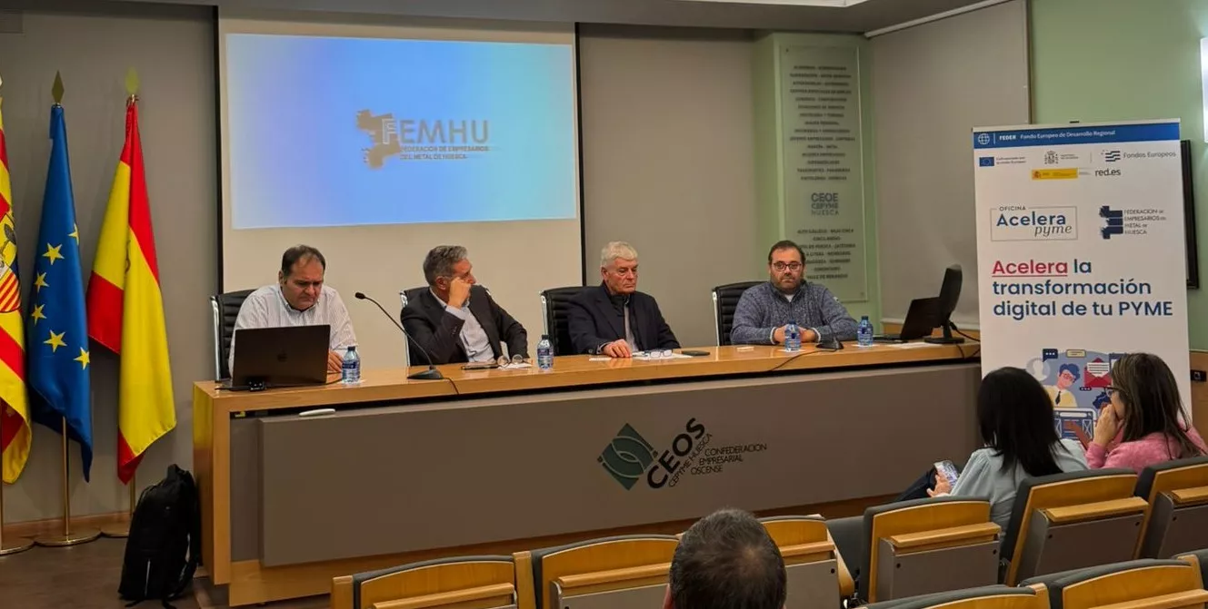 Presentación de la Oficina Acelera Pyme en Huesca con Ricardo Arilla, Rogelio López y César Ordás