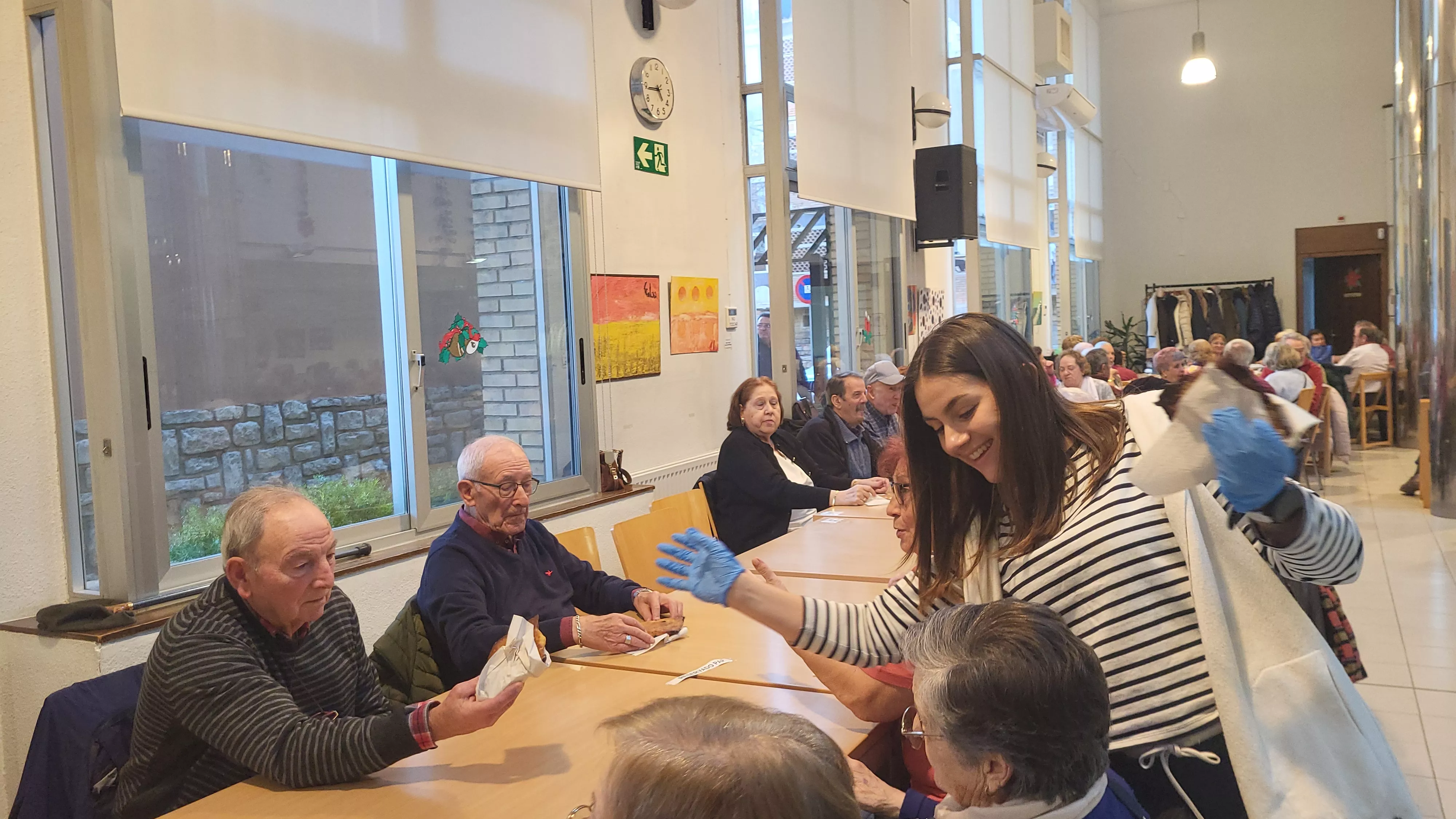 Celebración de Navidad en el Hogar de Personas Mayores de Huesca. Foto Mercedes Manterola