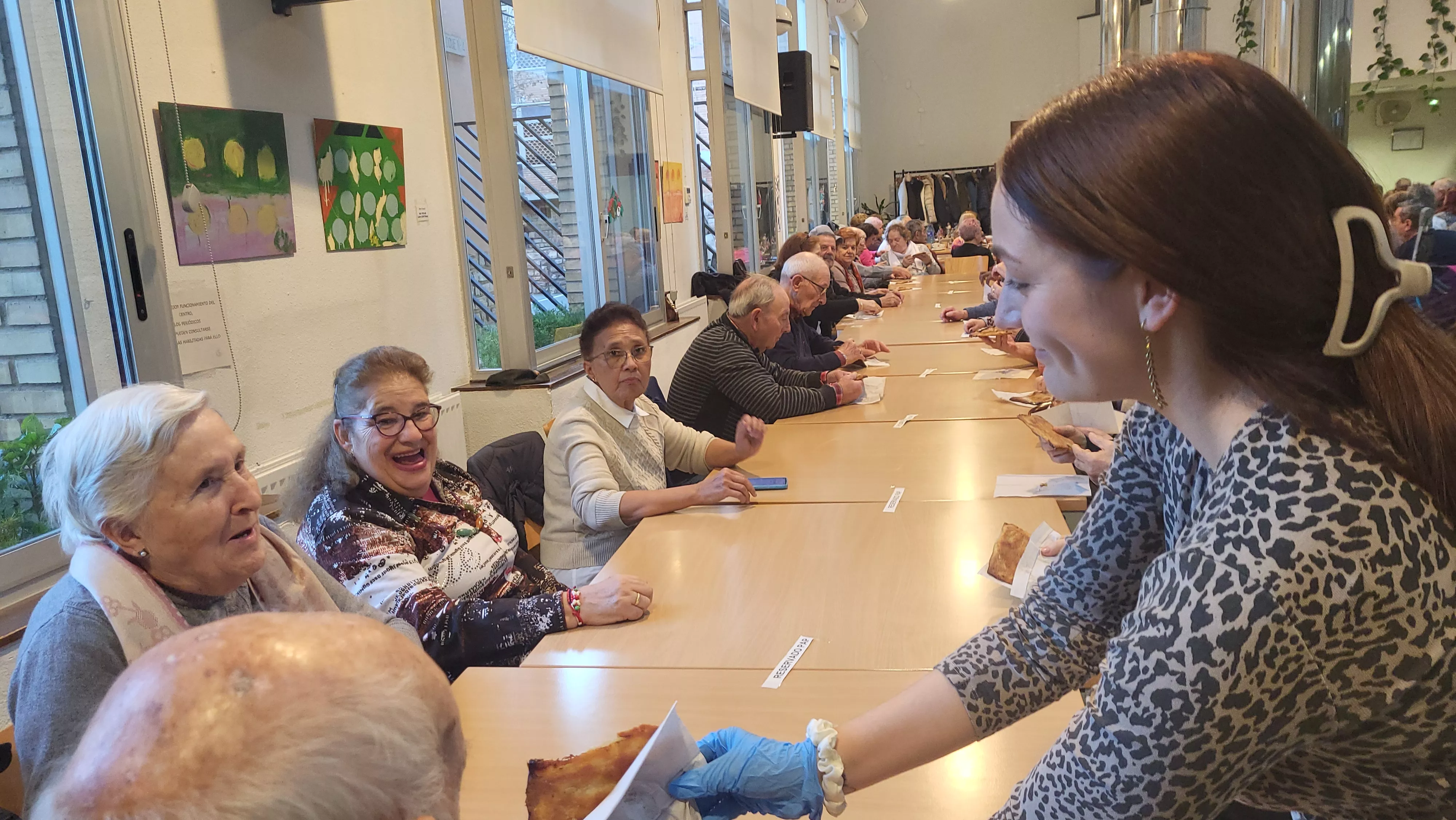 Celebración de Navidad en el Hogar de Personas Mayores de Huesca. Foto Mercedes Manterola