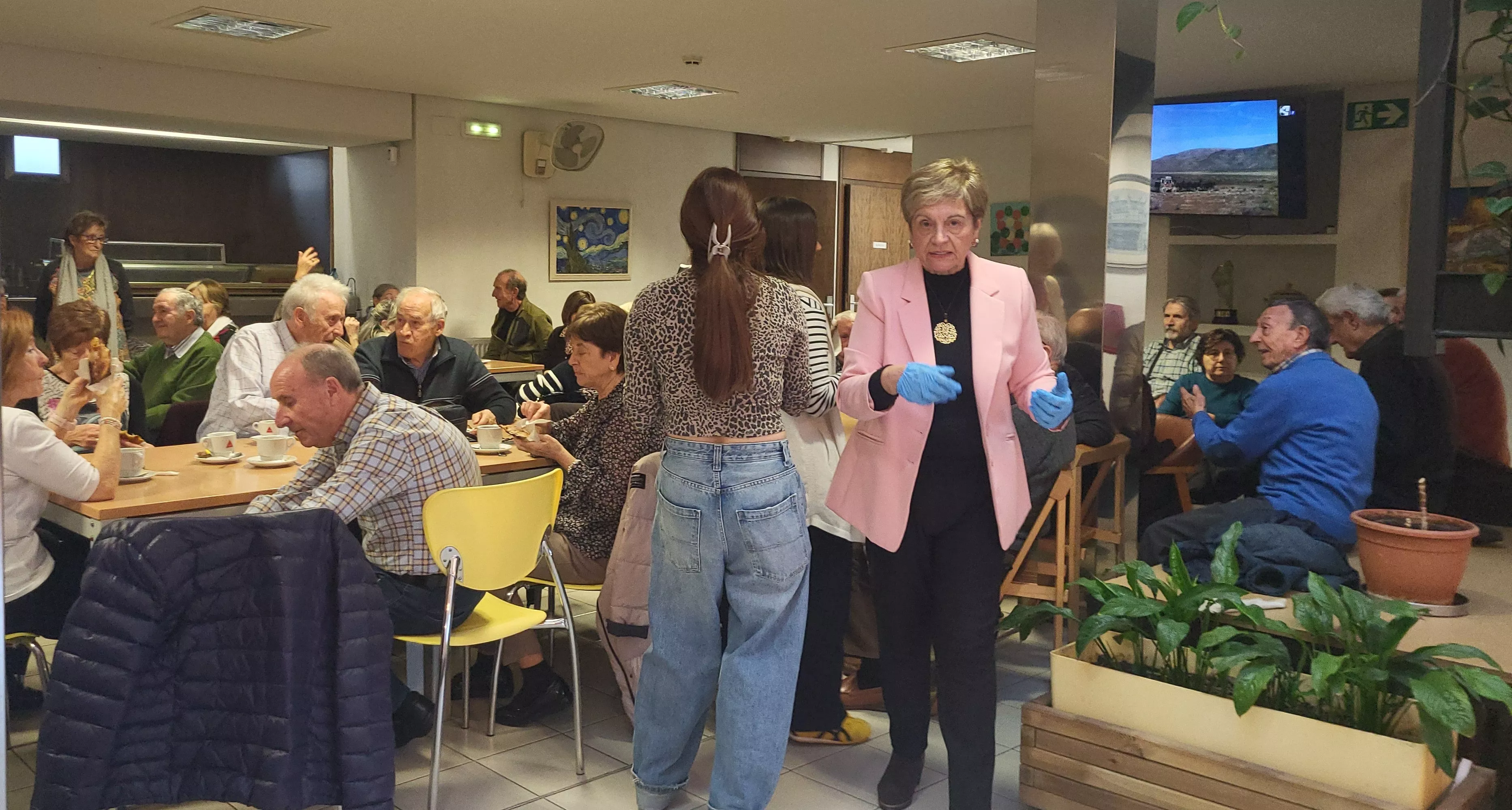 Celebración de Navidad en el Hogar de Personas Mayores de Huesca. Foto Mercedes Manterola