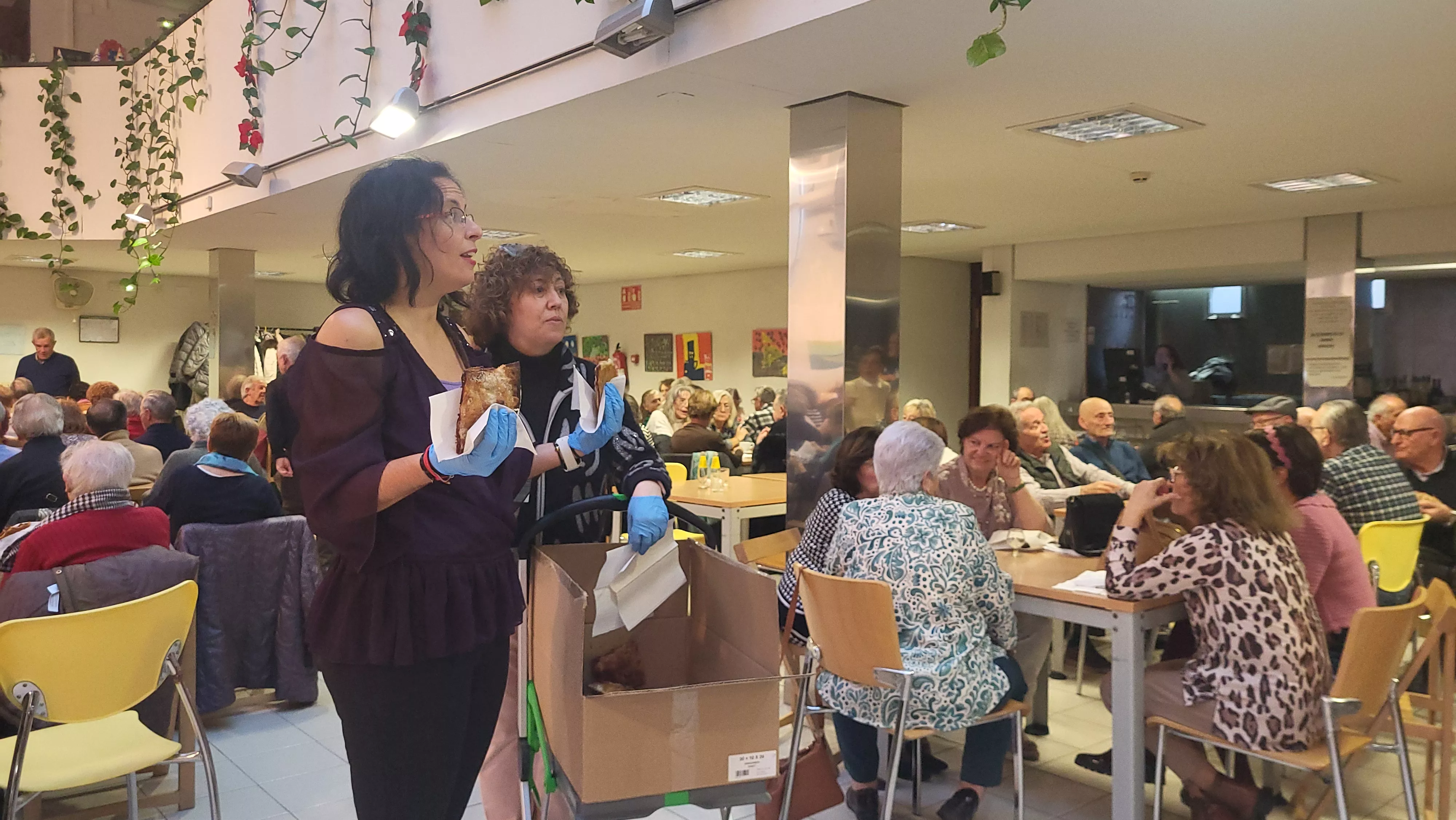 Celebración de Navidad en el Hogar de Personas Mayores de Huesca. Foto Mercedes Manterola