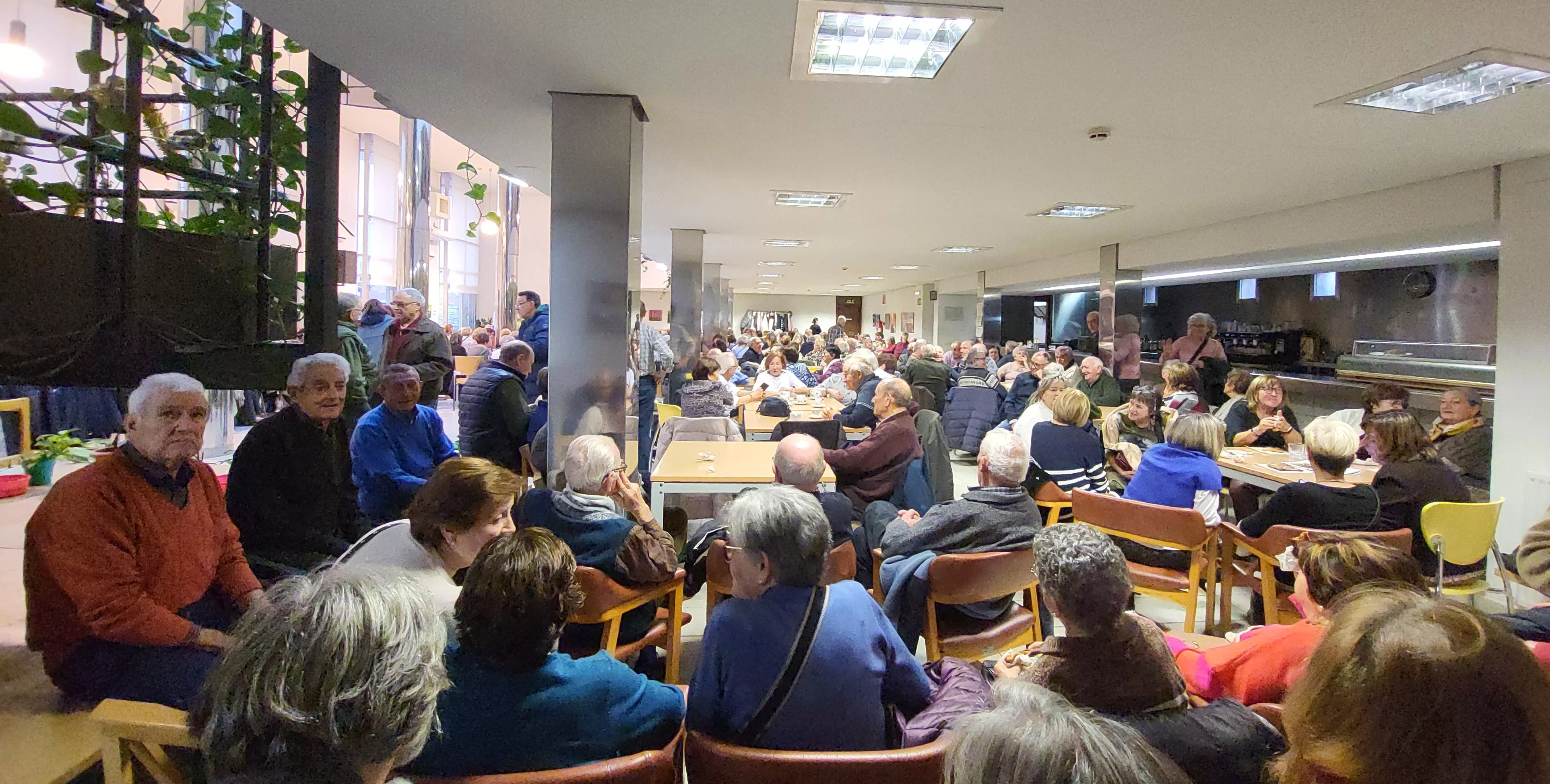 Celebración de Navidad en el Hogar de Personas Mayores de Huesca. Foto Mercedes Manterola