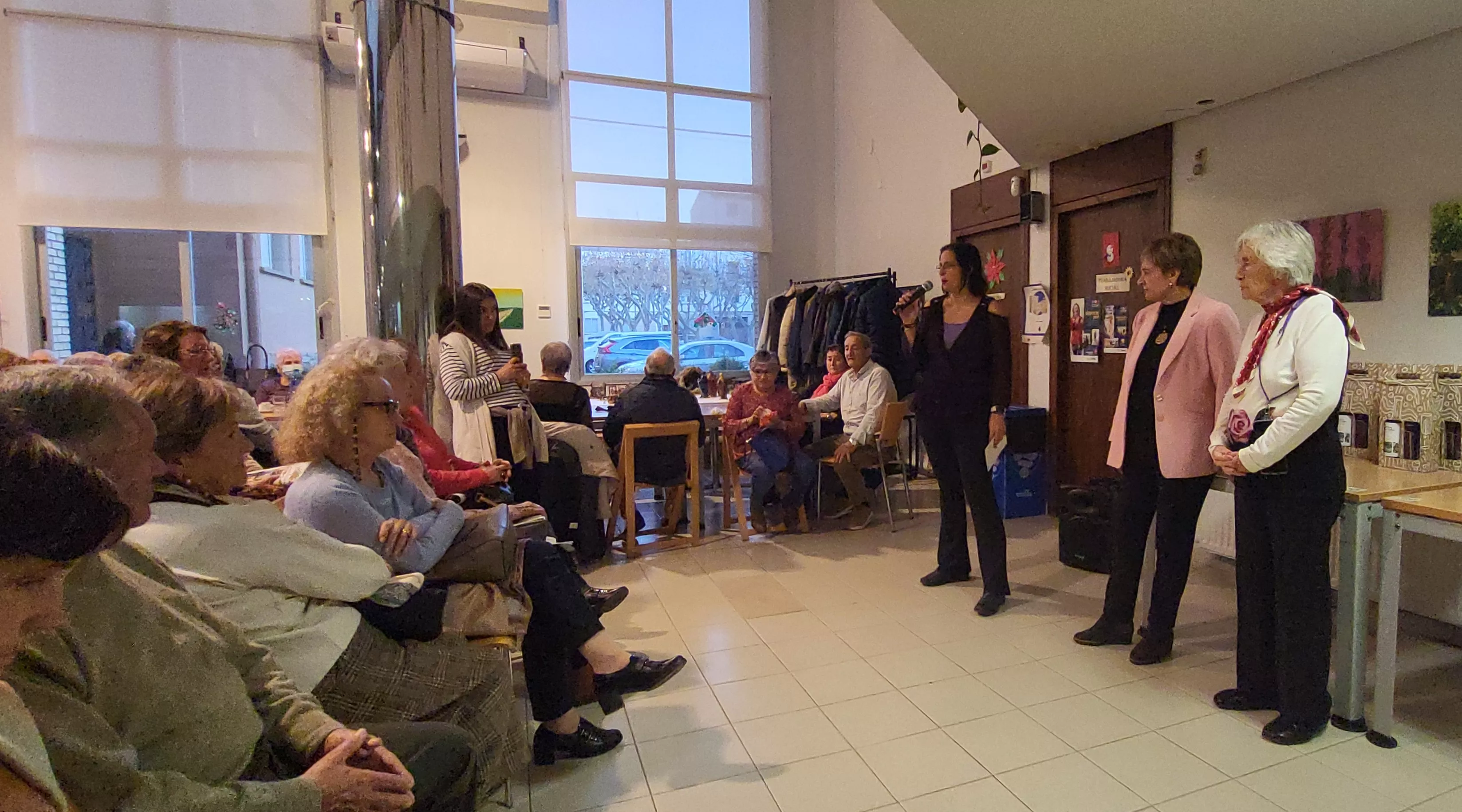 Celebración de Navidad en el Hogar de Personas Mayores de Huesca. Foto Mercedes Manterola