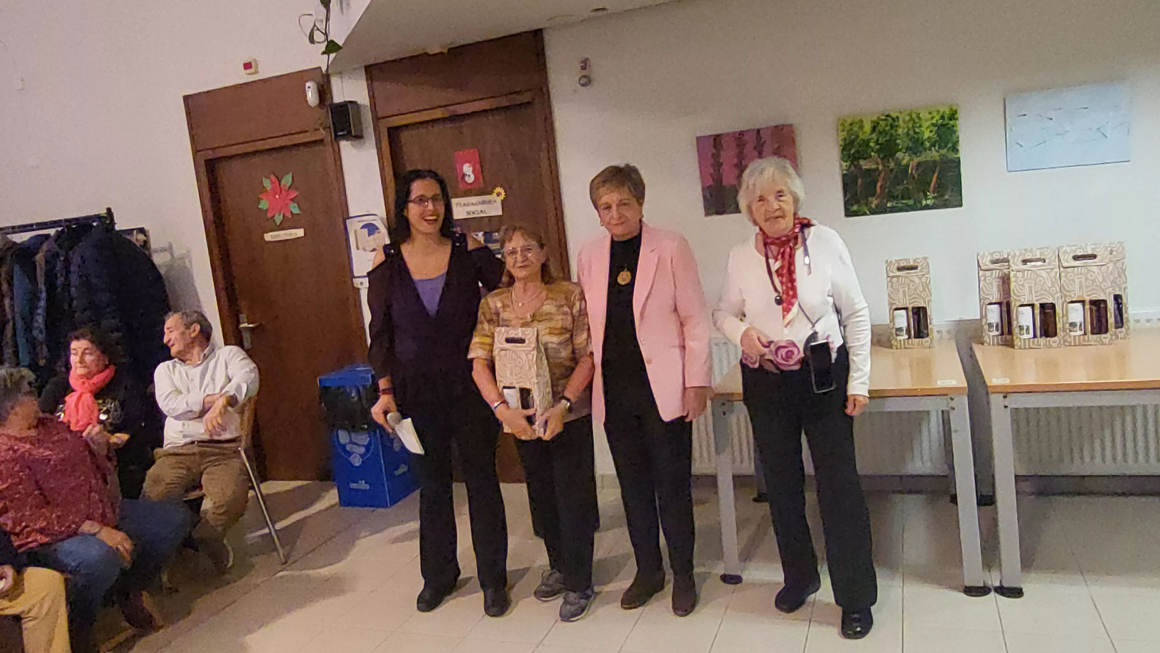 Celebración de Navidad en el Hogar de Personas Mayores de Huesca. Foto Mercedes Manterola