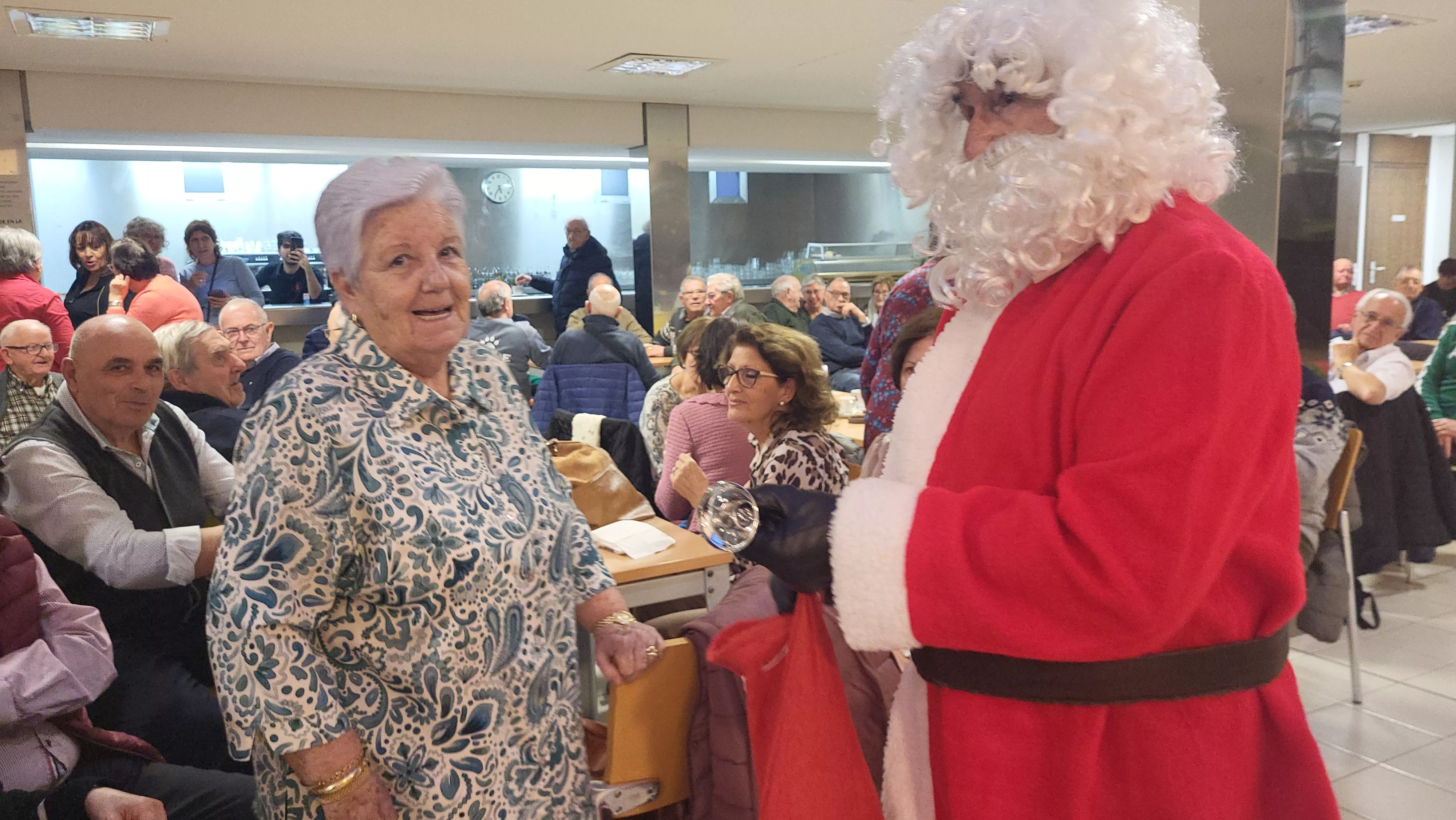 Celebración de Navidad en el Hogar de Personas Mayores de Huesca. Foto Mercedes Manterola