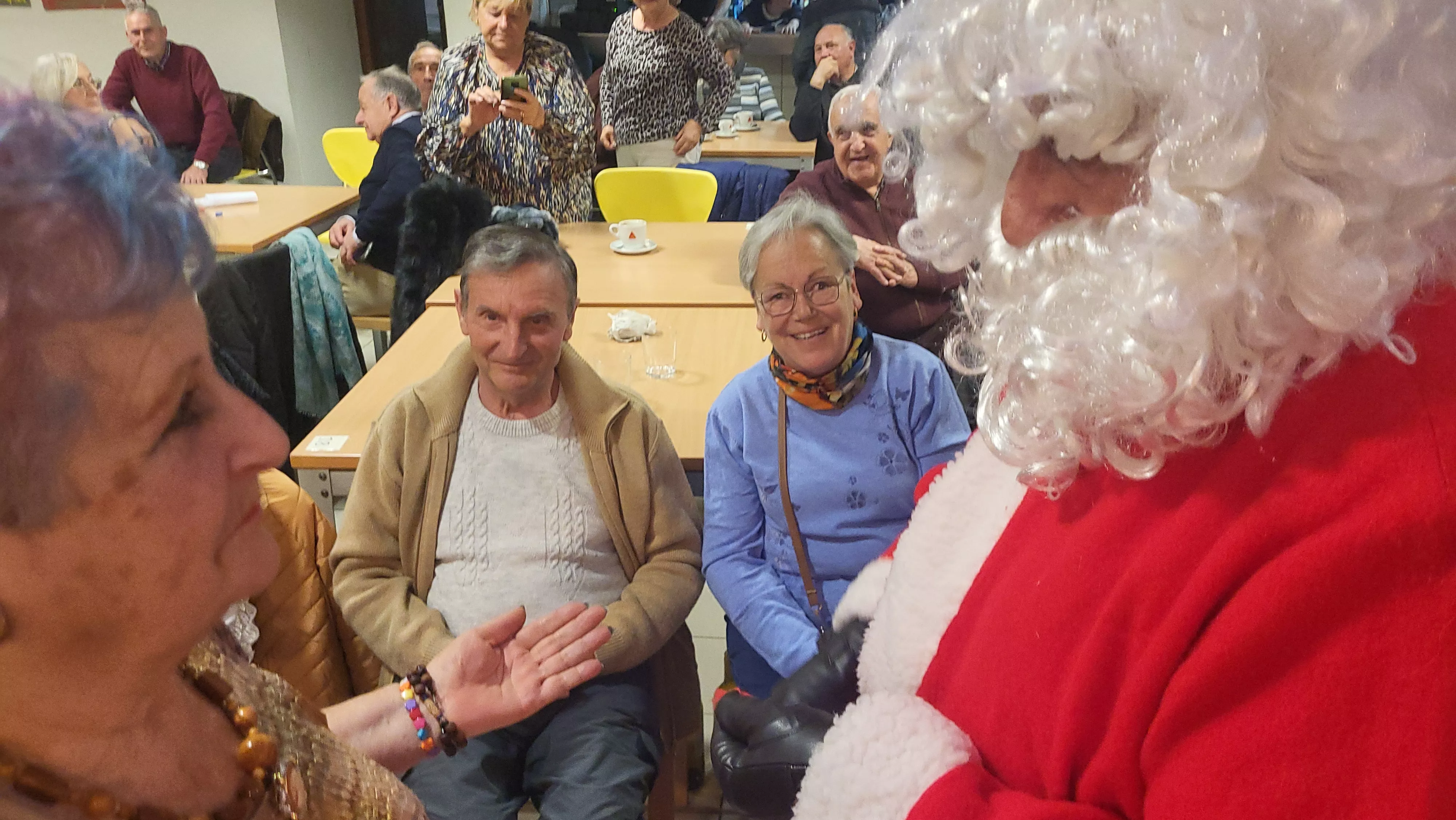 Celebración de Navidad en el Hogar de Personas Mayores de Huesca. Foto Mercedes Manterola