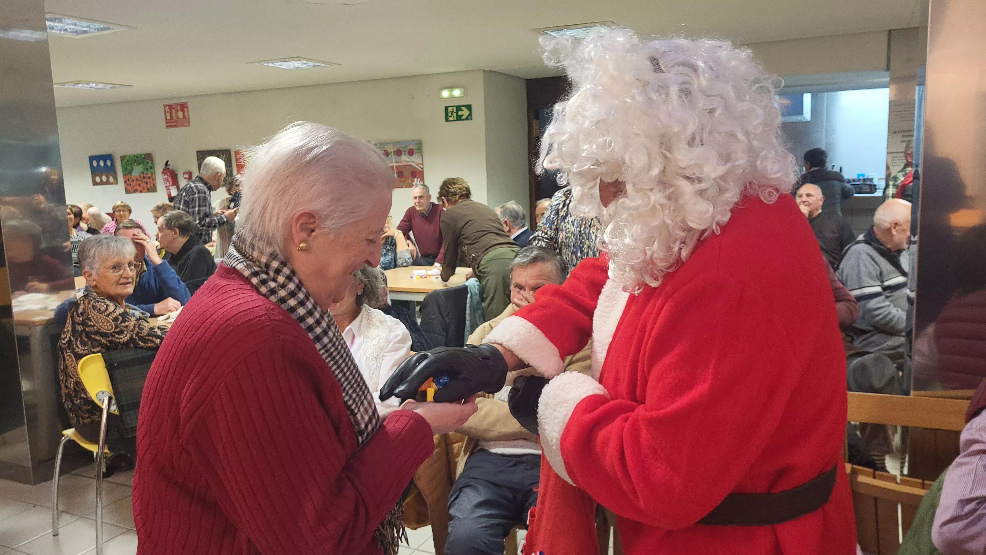 Celebración de Navidad en el Hogar de Personas Mayores de Huesca. Foto Mercedes Manterola