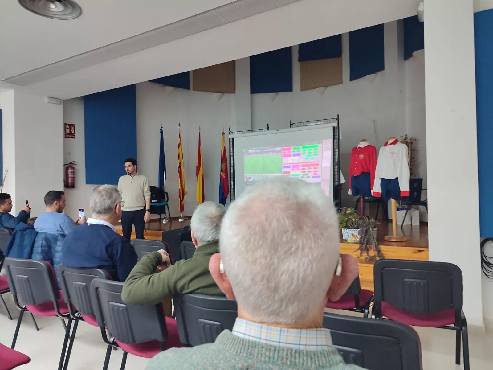 Imagen de la charla-coloquio.