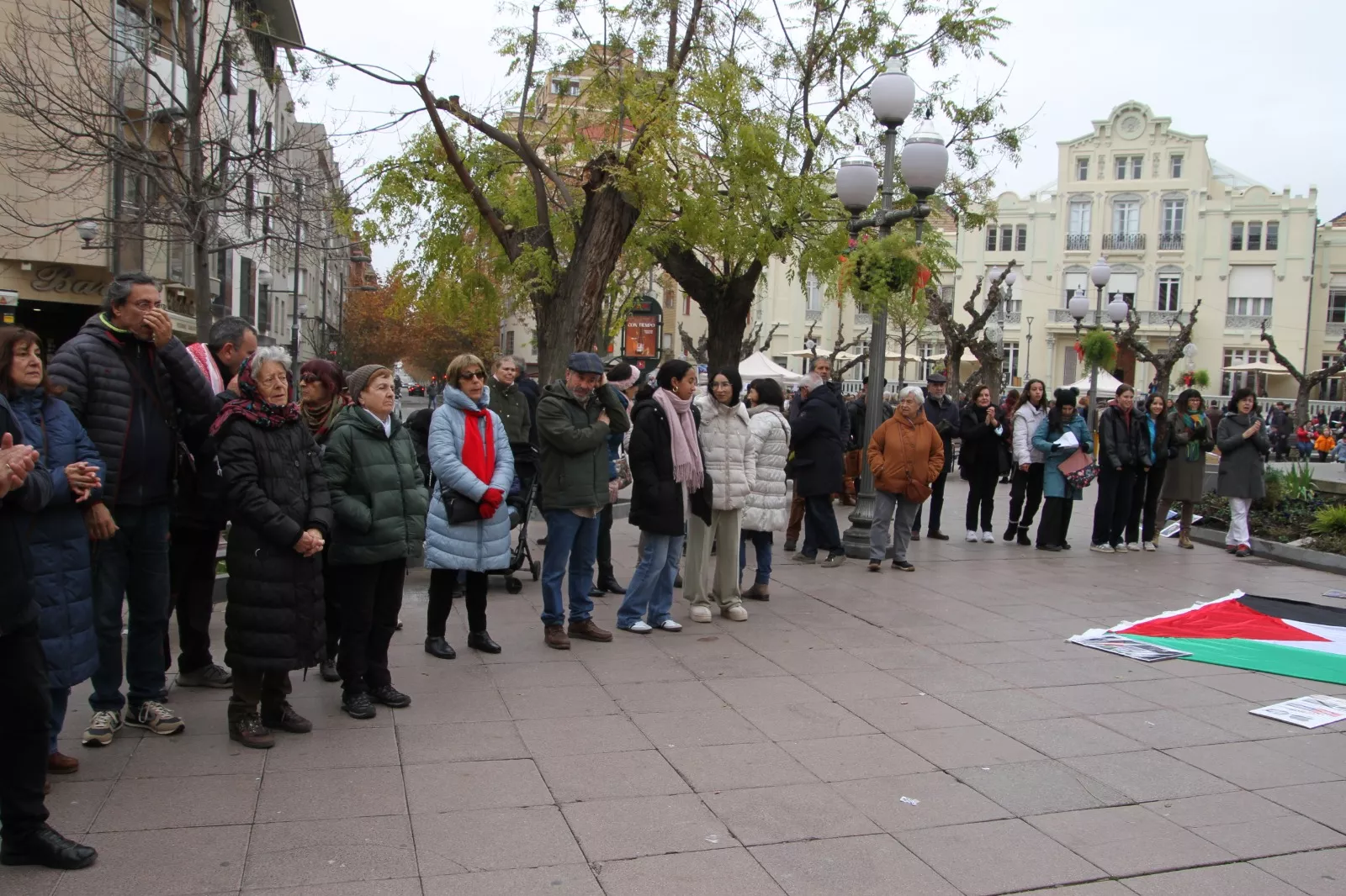 Concentración en Huesca por el cese del genocidio en Palestina. Foto Carlos Neofato