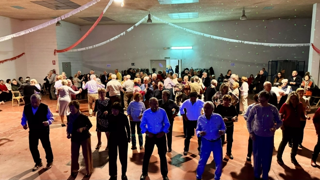 Brindis navideño del programa Sácame a bailar.