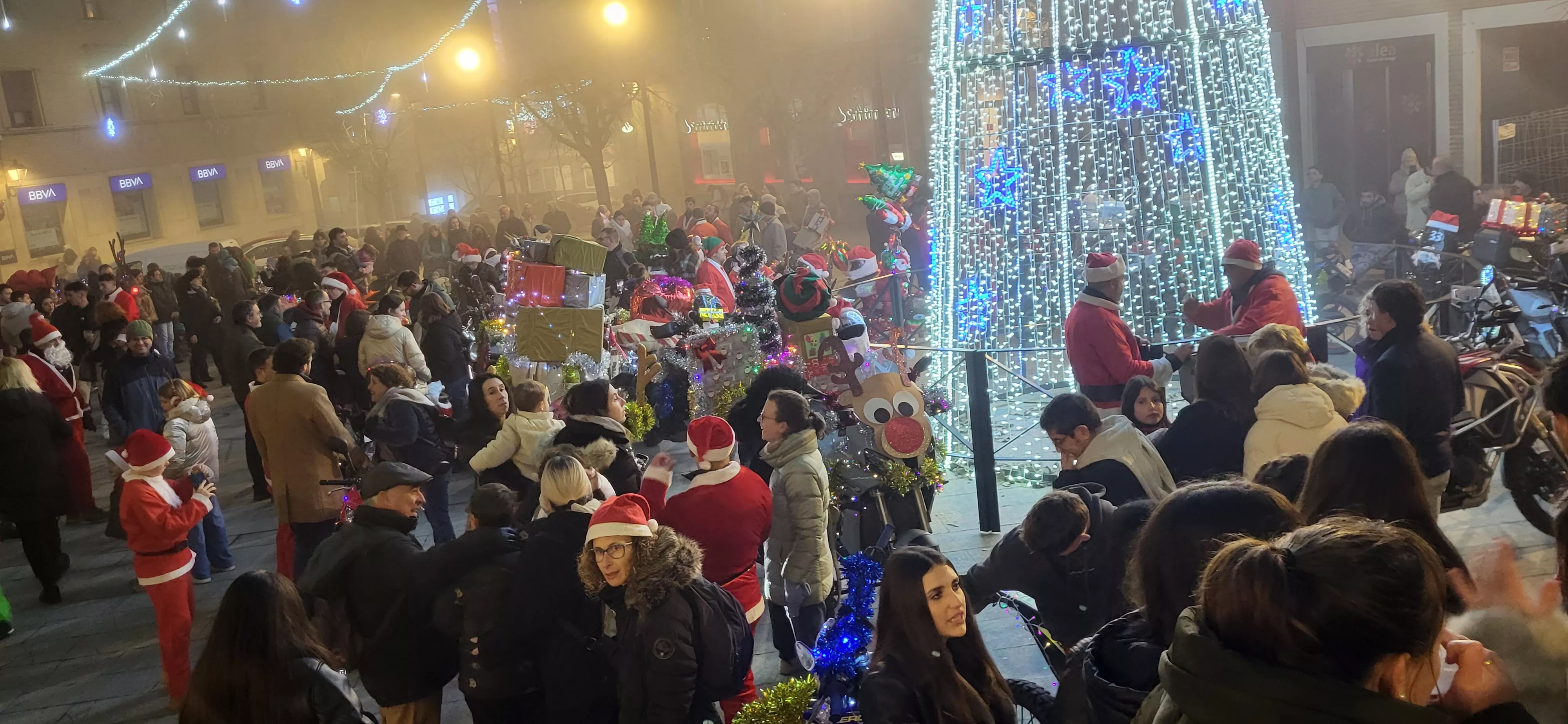 Celebración de la la VIII Papanoelada Motera de Monzón. Foto Mercedes Manterola