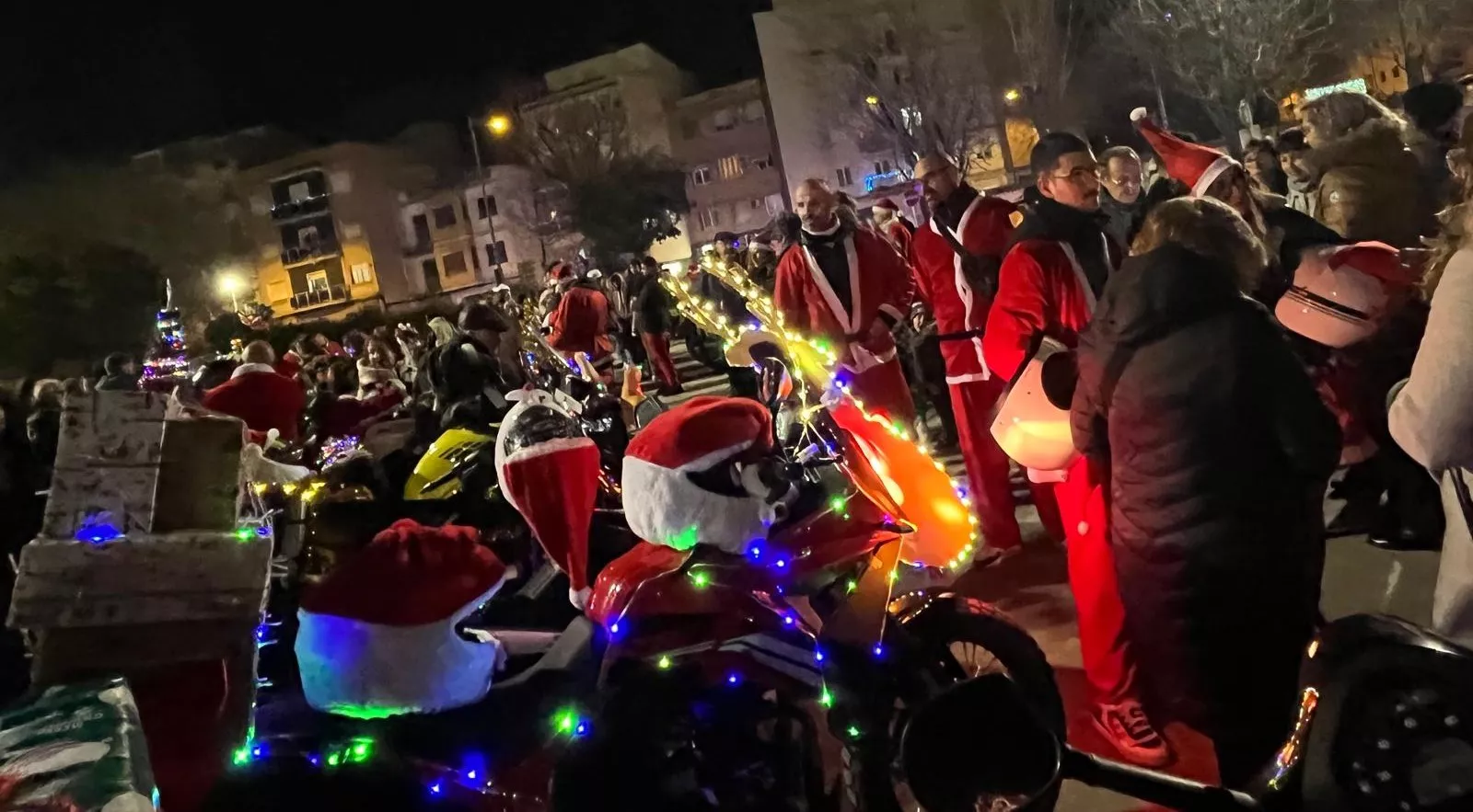 Celebración de la la VIII Papanoelada Motera de Monzón. Foto Mercedes Manterola