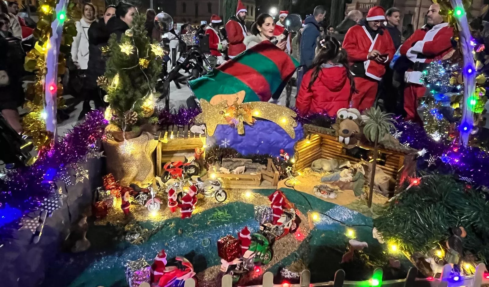 Celebración de la la VIII Papanoelada Motera de Monzón. Foto Mercedes Manterola