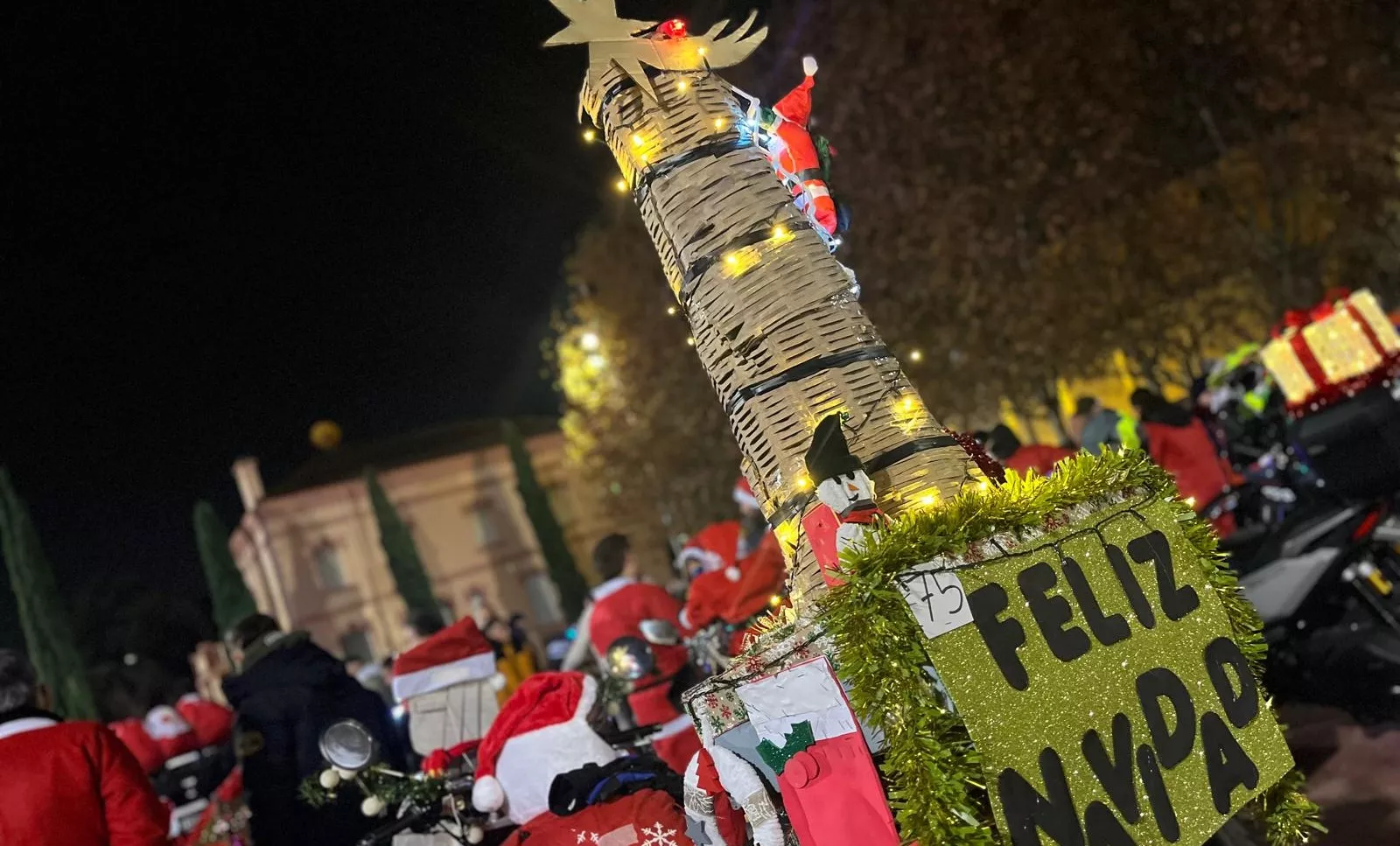 Celebración de la la VIII Papanoelada Motera de Monzón. Foto Mercedes Manterola