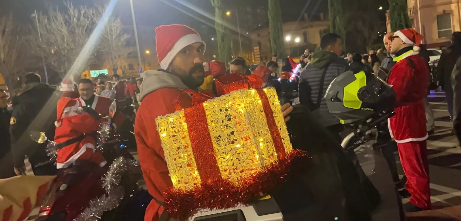 Celebración de la la VIII Papanoelada Motera de Monzón. Foto Mercedes Manterola