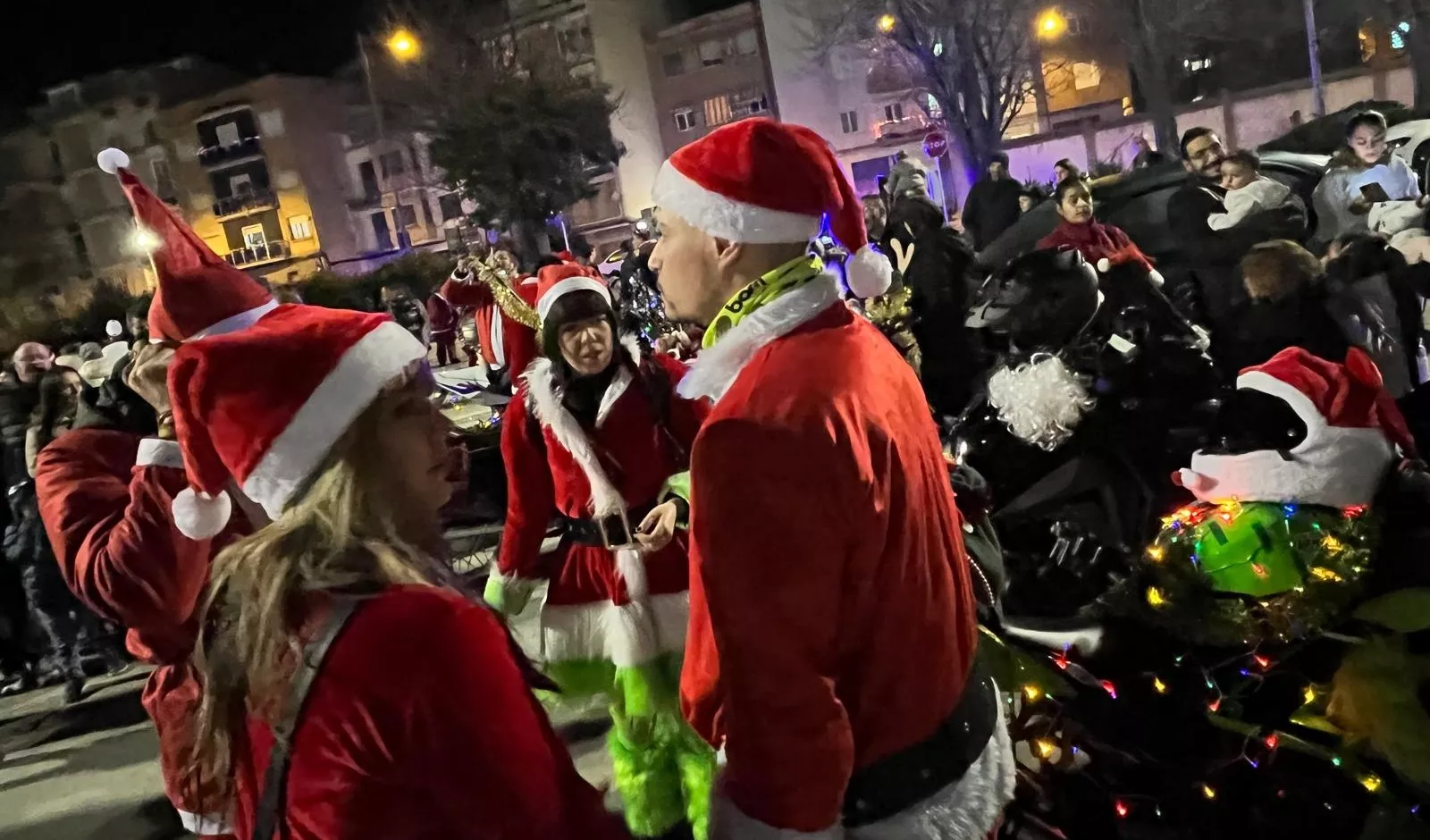 Celebración de la la VIII Papanoelada Motera de Monzón. Foto Mercedes Manterola
