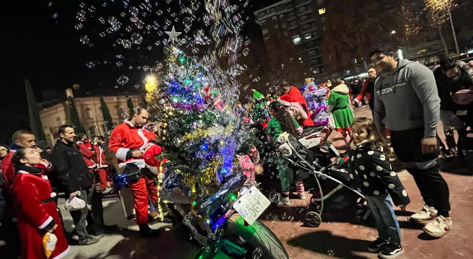 Celebración de la la VIII Papanoelada Motera de Monzón. Foto Mercedes Manterola