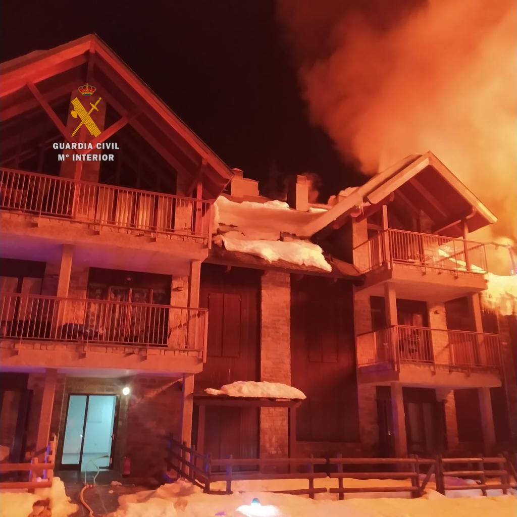 Incendio en la urbanización Argualas de Panticosa