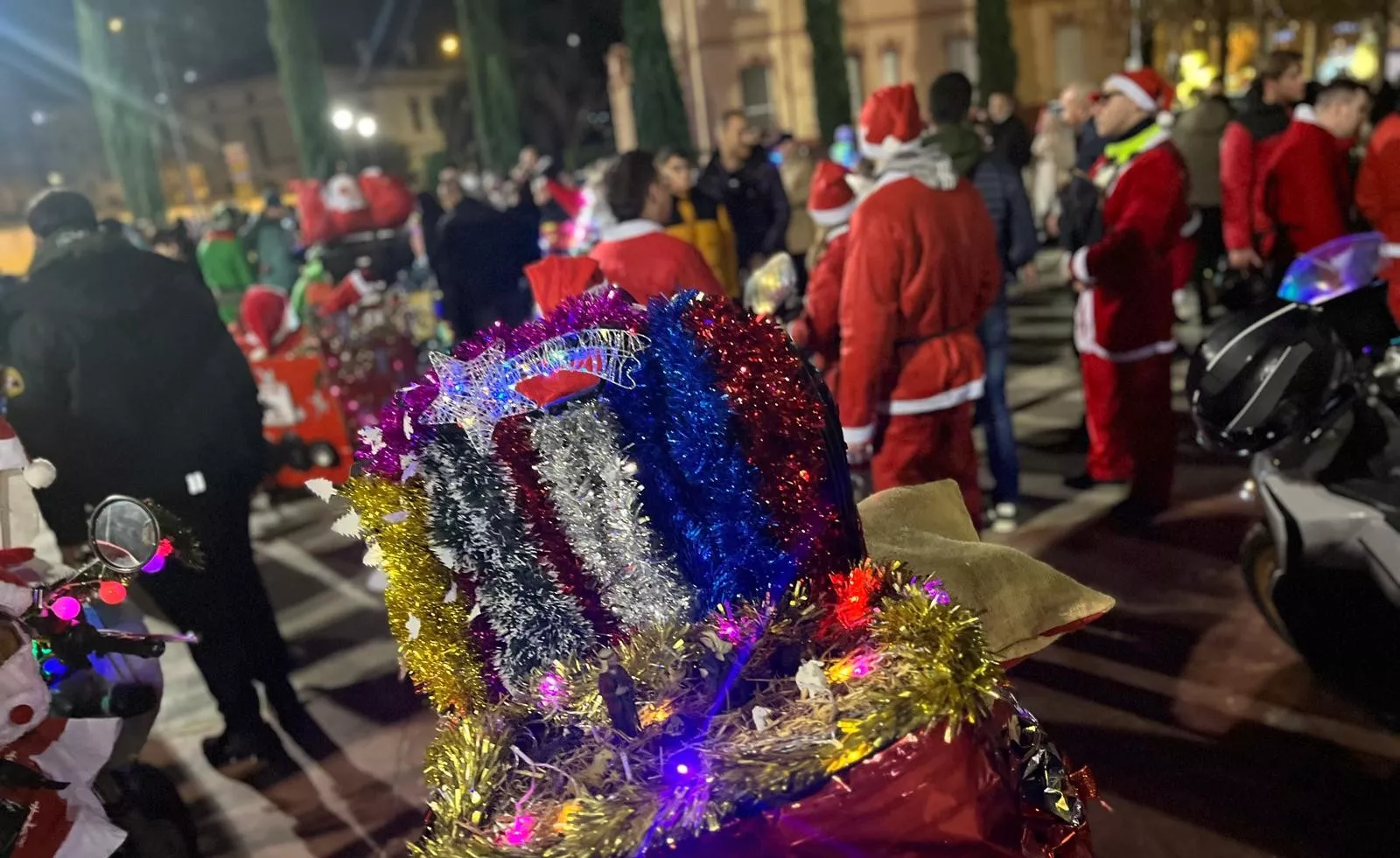 Celebración de la la VIII Papanoelada Motera de Monzón. Foto Mercedes Manterola