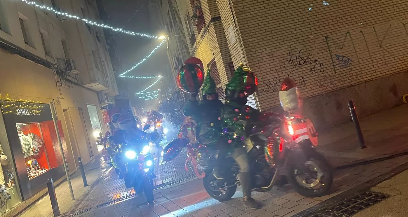 Celebración de la la VIII Papanoelada Motera de Monzón. Foto Mercedes Manterola