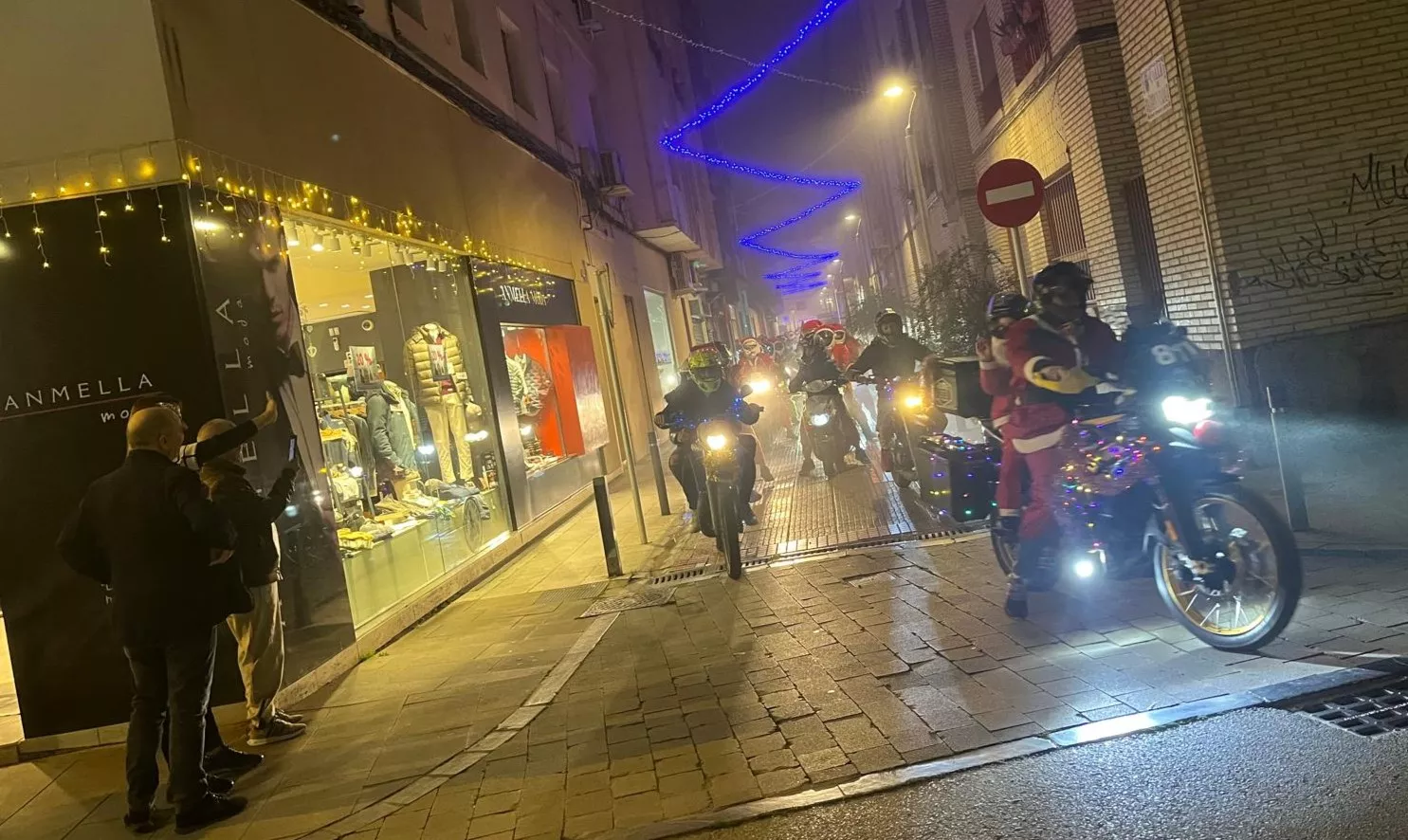 Celebración de la la VIII Papanoelada Motera de Monzón. Foto Mercedes Manterola