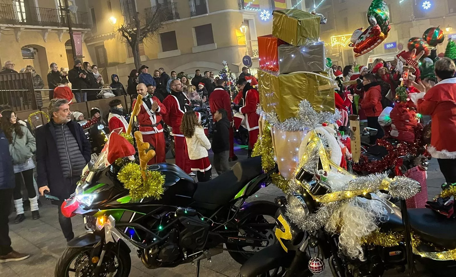 Celebración de la la VIII Papanoelada Motera de Monzón. Foto Mercedes Manterola