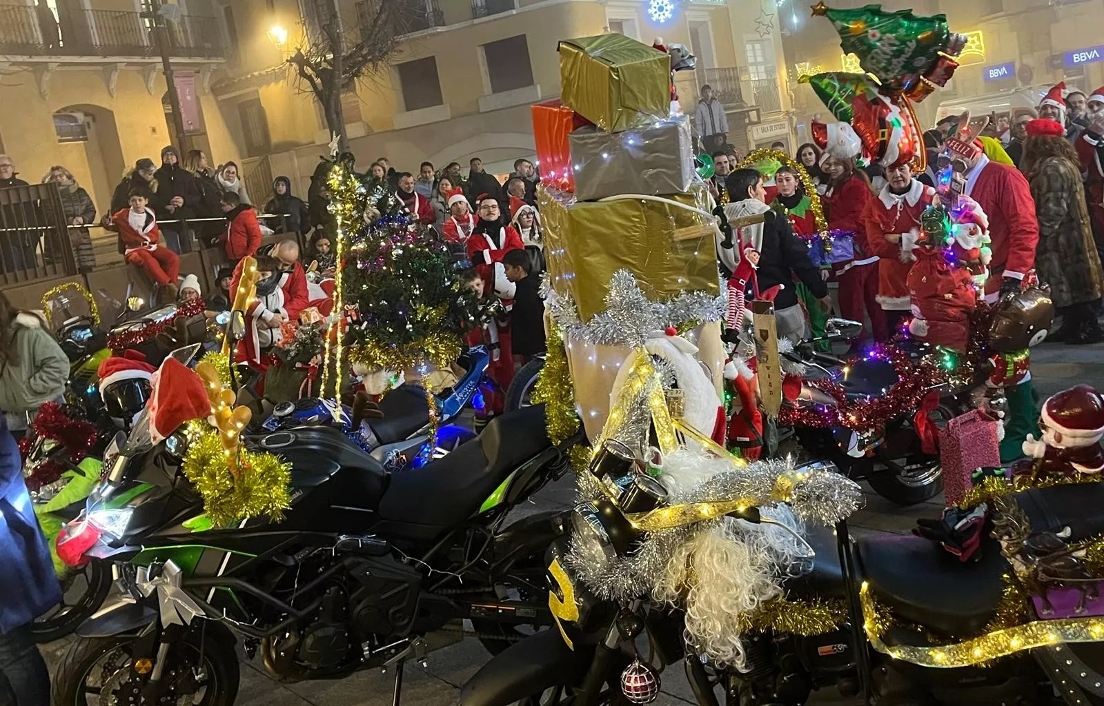 Celebración de la la VIII Papanoelada Motera de Monzón. Foto Mercedes Manterola