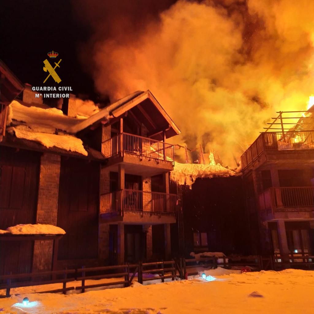 Incendio en la urbanización Argualas de Panticosa