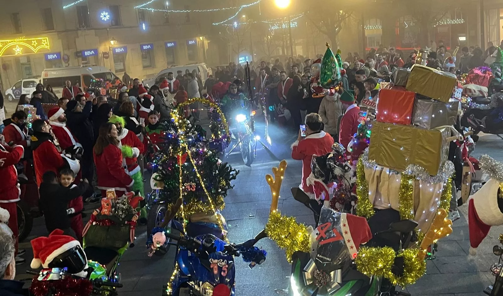 Celebración de la la VIII Papanoelada Motera de Monzón. Foto Mercedes Manterola