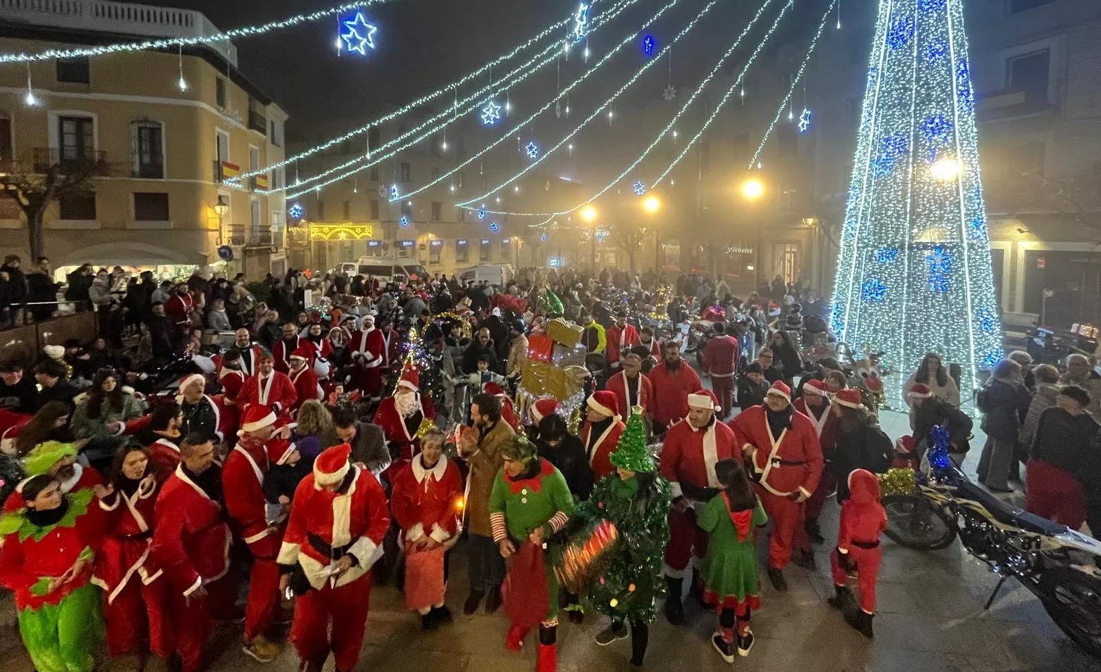 Celebración de la la VIII Papanoelada Motera de Monzón. Foto Mercedes Manterola