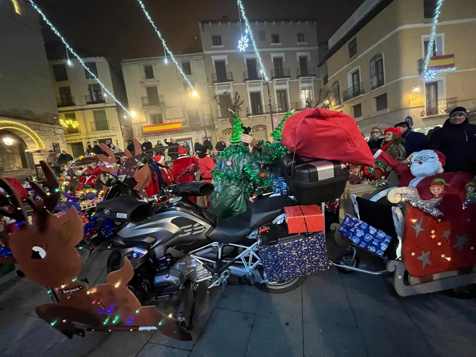 Celebración de la la VIII Papanoelada Motera de Monzón. Foto Mercedes Manterola