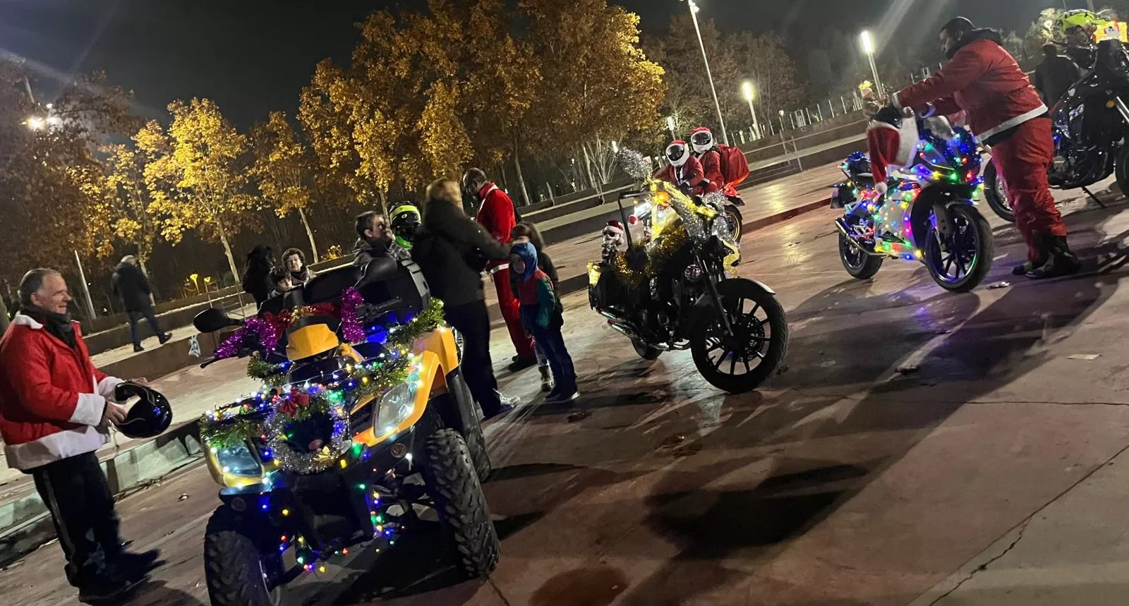 Celebración de la la VIII Papanoelada Motera de Monzón. Foto Mercedes Manterola