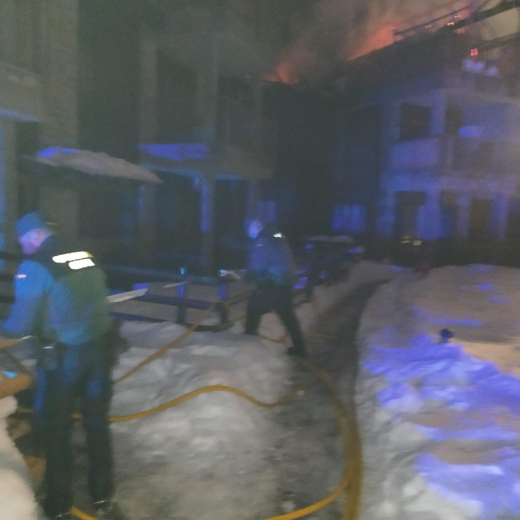 Incendio en la urbanización Argualas de Panticosa