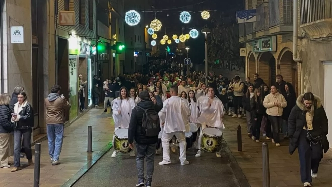 Animación en las calle de Monzón por la llegada de Papá Noel.