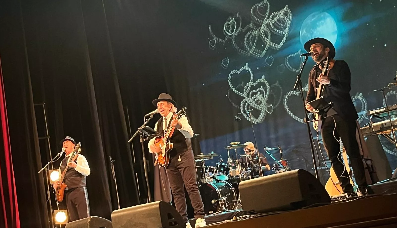 Concierto de Los Brincos en el Teatro Olimpia de Huesca. Foto Mercedes Manterola