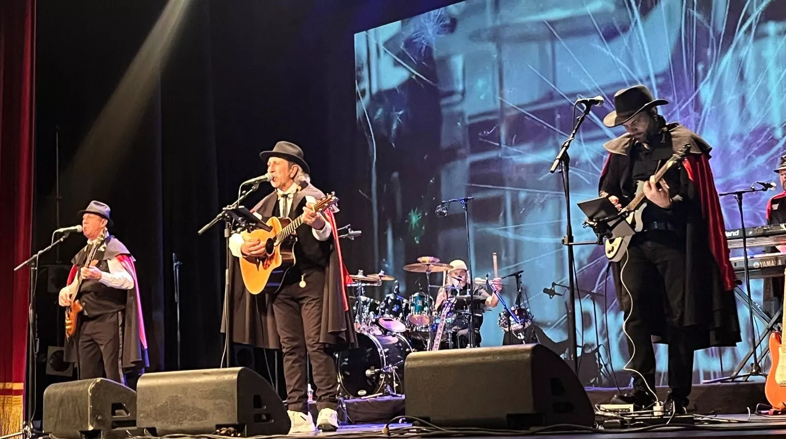 Concierto de Los Brincos en el Teatro Olimpia de Huesca. Foto Mercedes Manterola