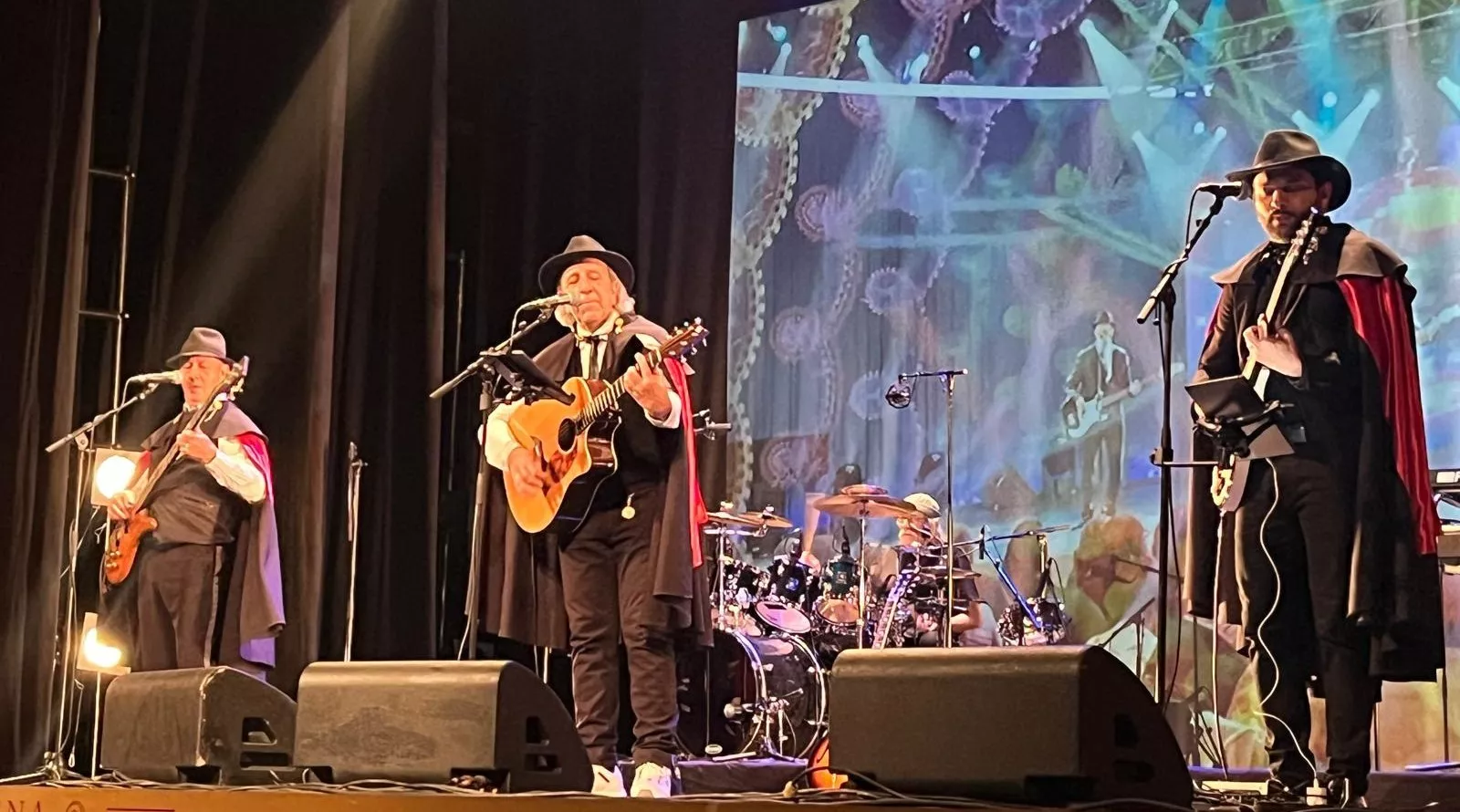 Concierto de Los Brincos en el Teatro Olimpia de Huesca. Foto Mercedes Manterola