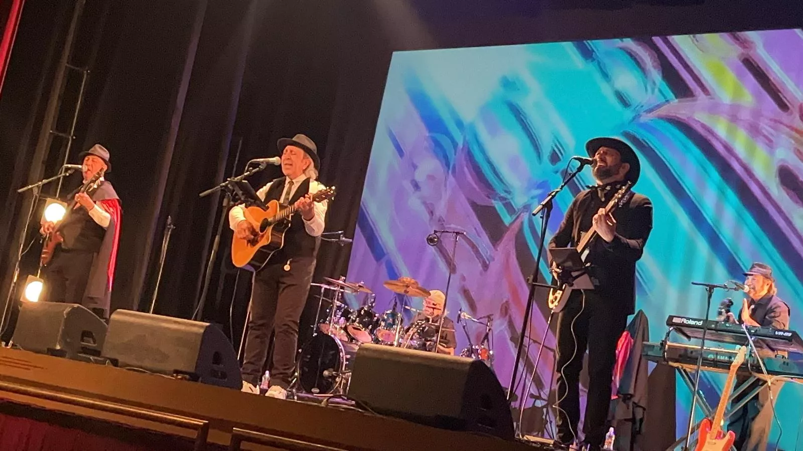 Concierto de Los Brincos en el Teatro Olimpia de Huesca. Foto Mercedes Manterola