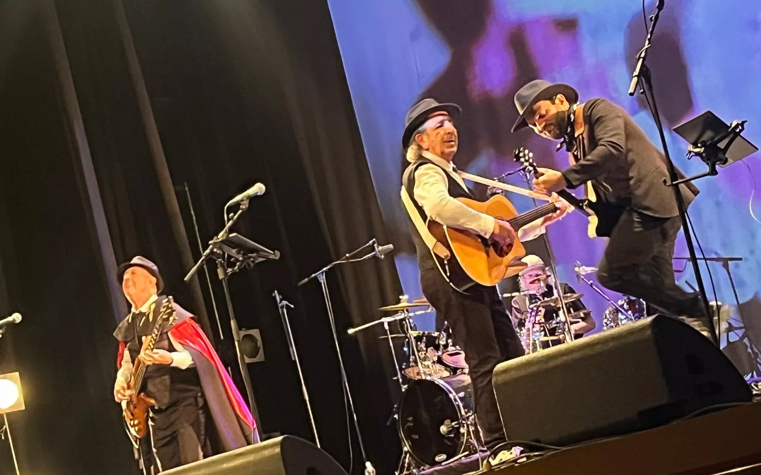 Concierto de Los Brincos en el Teatro Olimpia de Huesca. Foto Mercedes Manterola