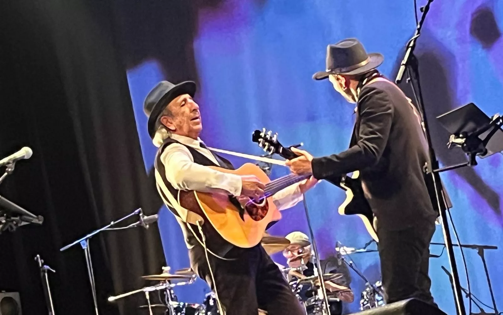 Concierto de Los Brincos en el Teatro Olimpia de Huesca. Foto Mercedes Manterola