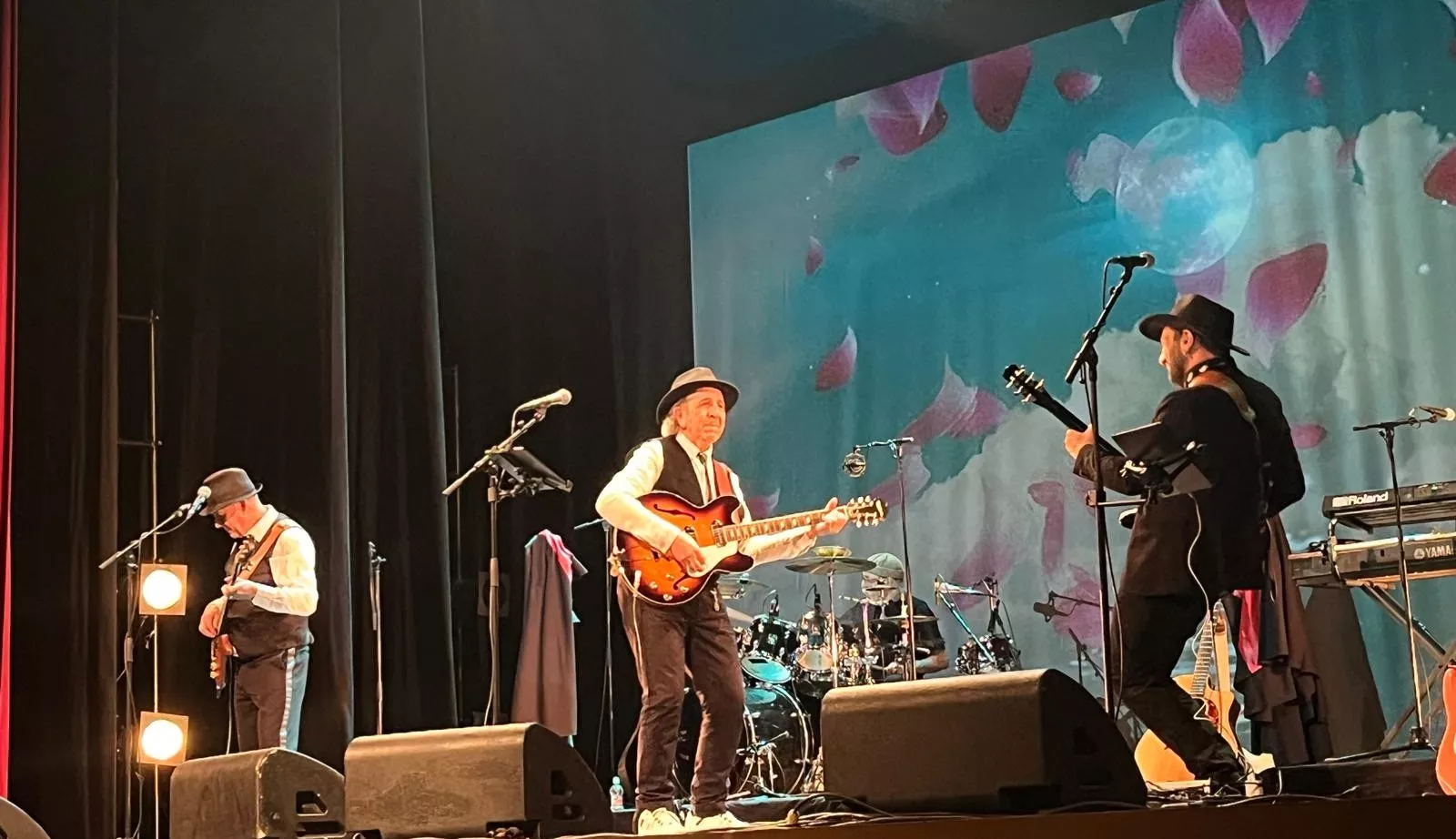 Concierto de Los Brincos en el Teatro Olimpia de Huesca. Foto Mercedes Manterola