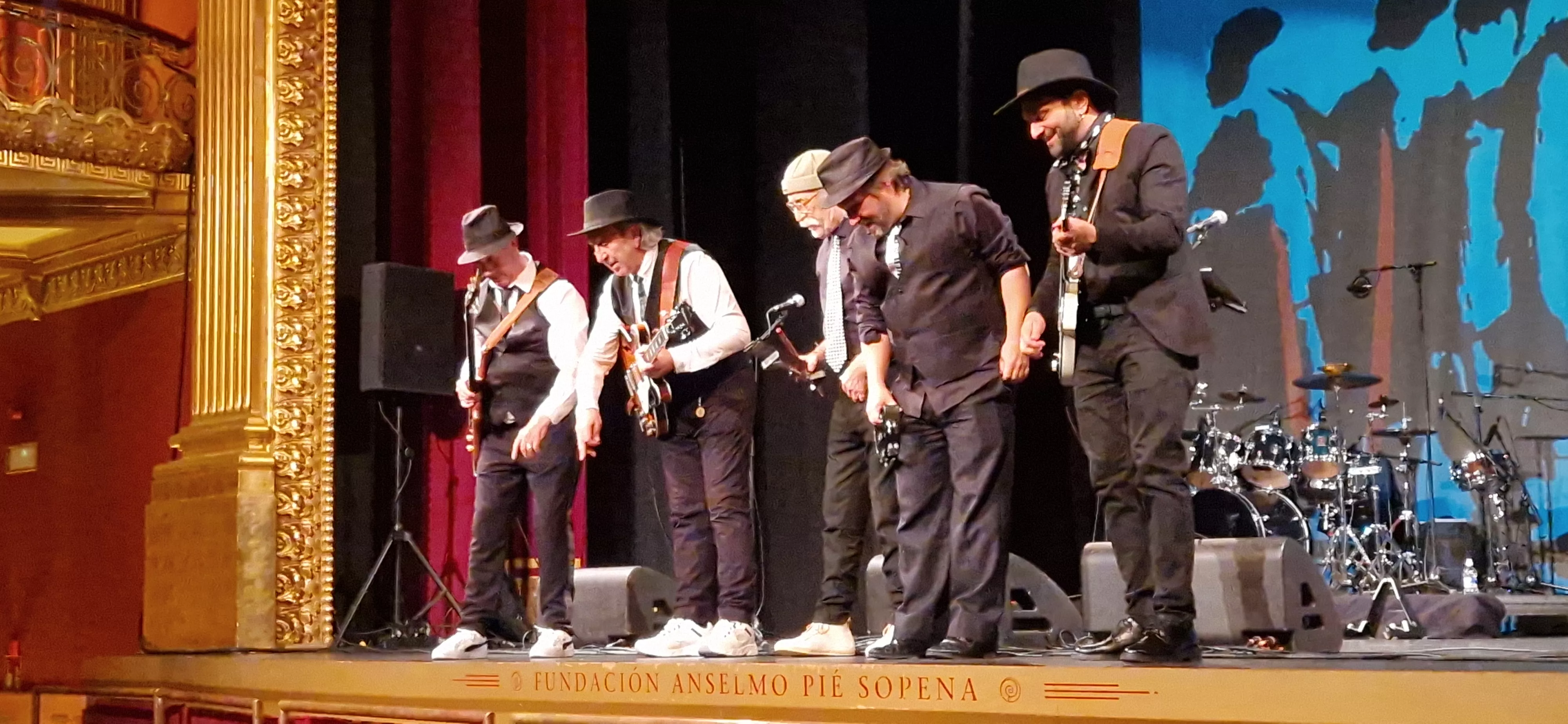 Concierto de Los Brincos en el Teatro Olimpia de Huesca. Foto Myriam Martínez