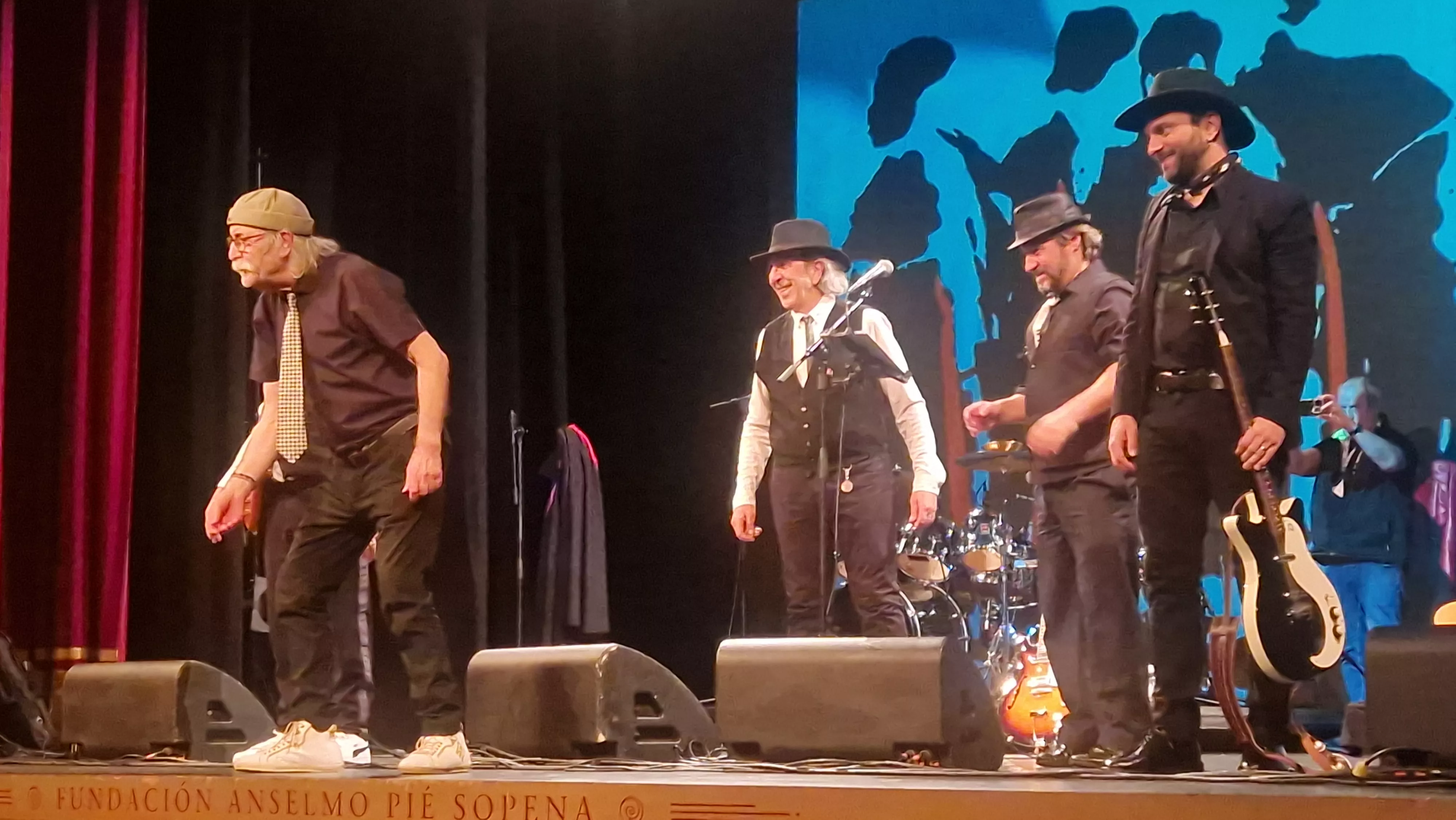 Concierto de Los Brincos en el Teatro Olimpia de Huesca. Foto Myriam Martínez