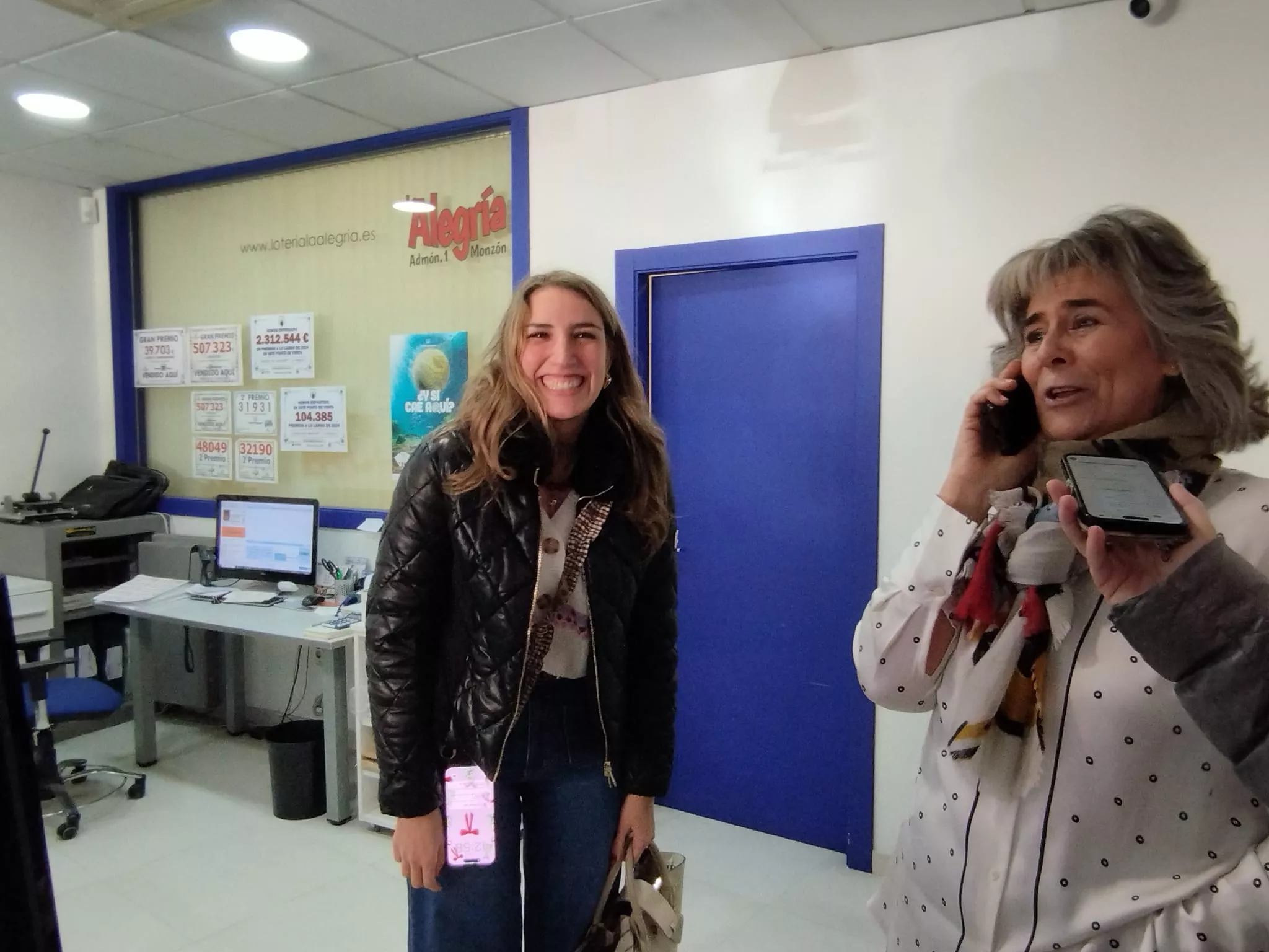 Una de las ganadoras en la administración de Monzón junto a Anabel Castro.