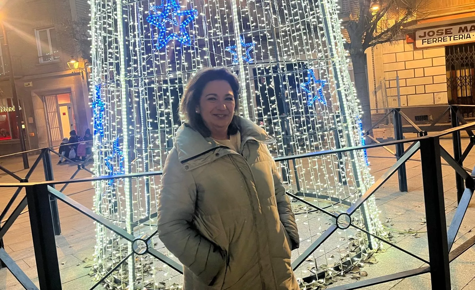 Monzón se ilumina esta Navidad. Foto Mercedes Manterola