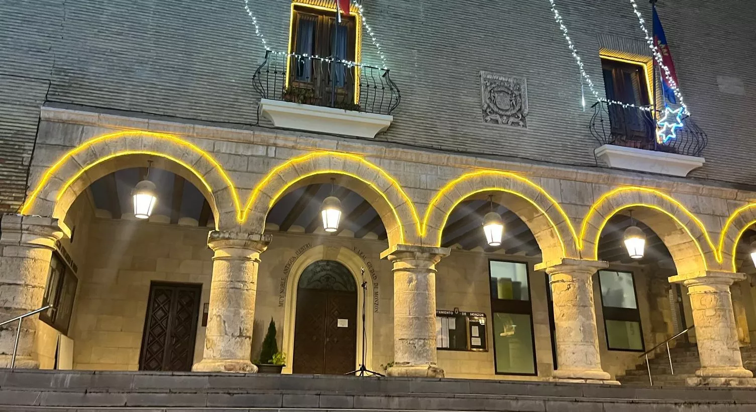 Monzón se ilumina esta Navidad. Foto Mercedes Manterola