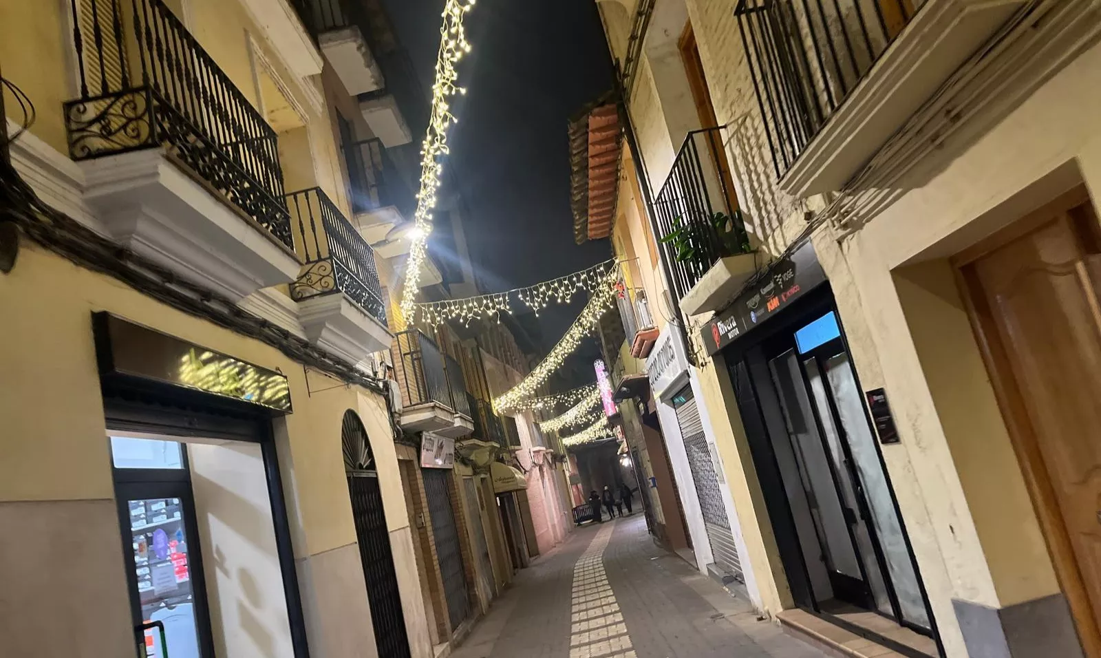 Monzón se ilumina esta Navidad. Foto Mercedes Manterola