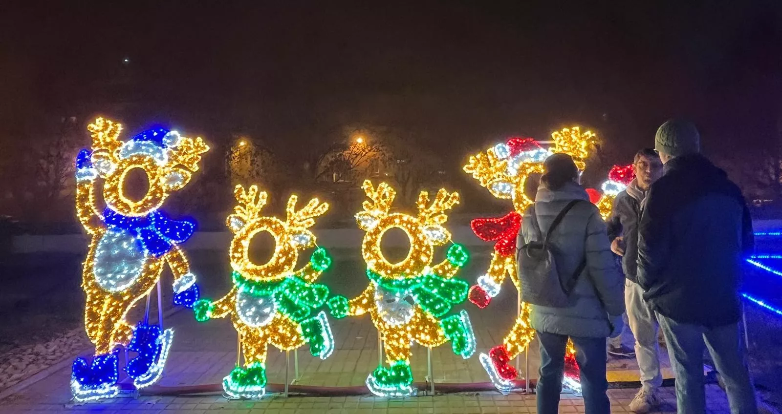 Monzón se ilumina esta Navidad. Foto Mercedes Manterola